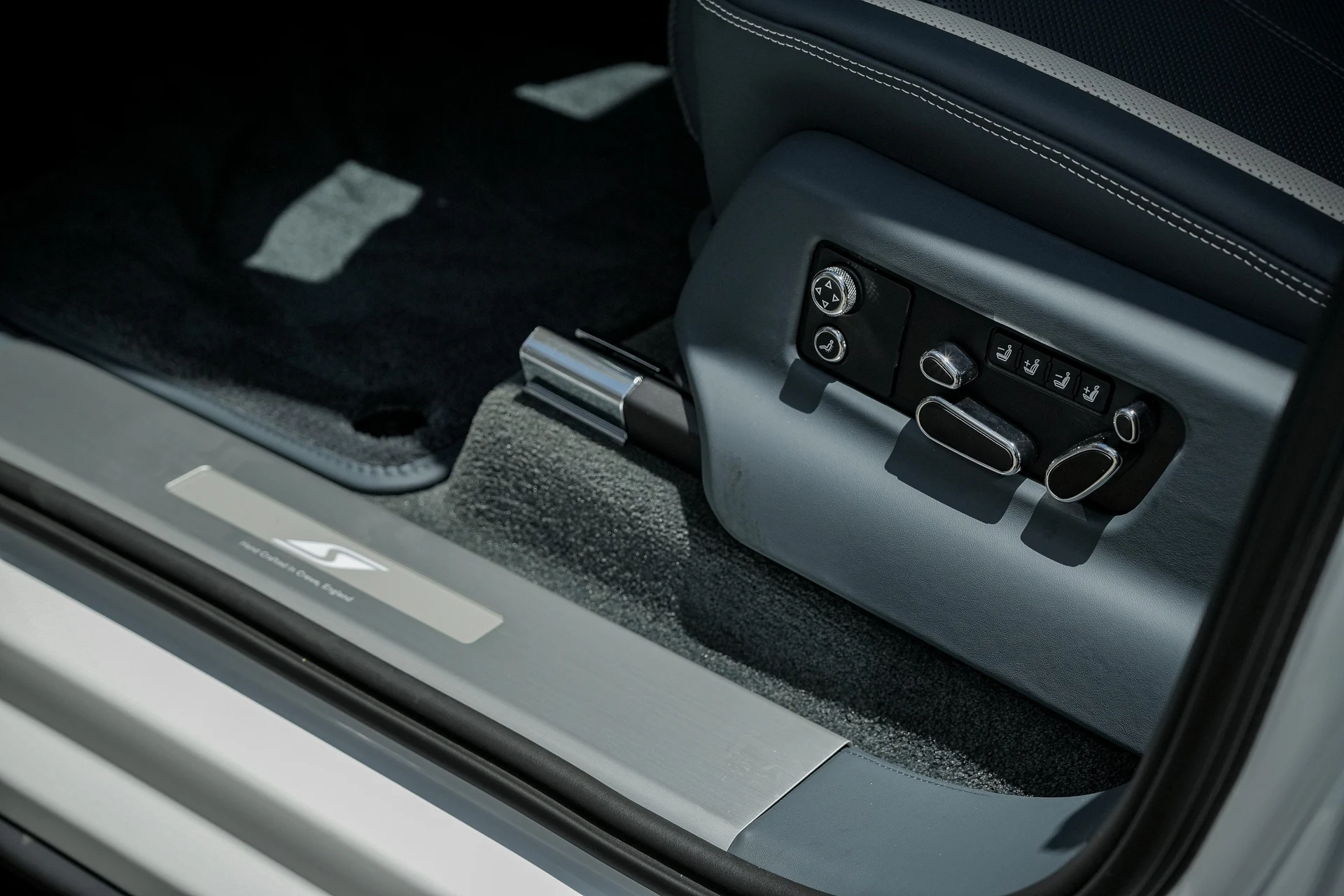 mph032_1932327242_Hi_Tech_Luxury_Imports_LLC_SJAAT_2_ZV_3_SC_030389_image_32_e8d8aa4dd0