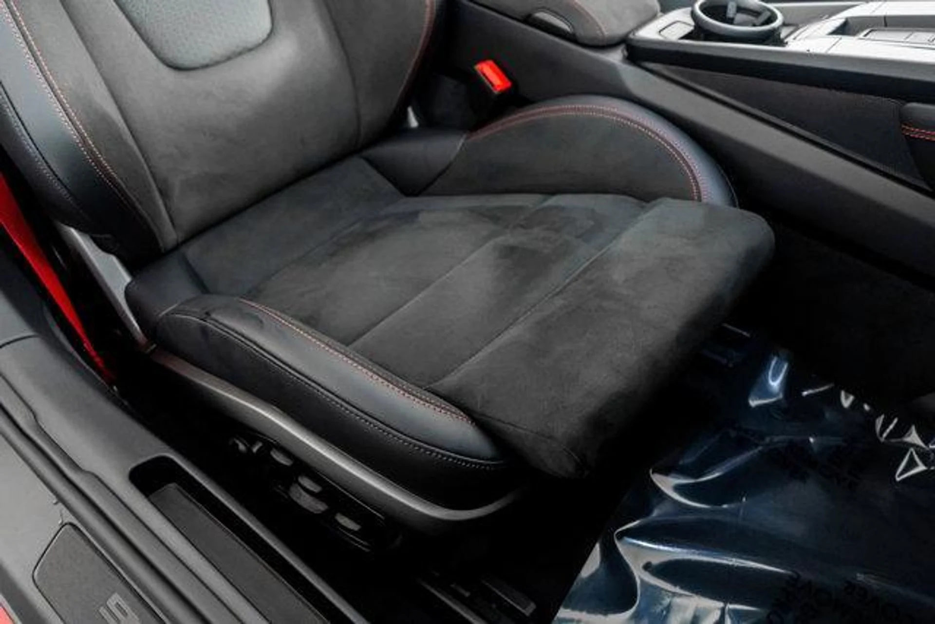 mph032_1938717743_0_T8_T4cp9s_Pby3_BQWCSQD_Qa_Wll3g_370998d58d