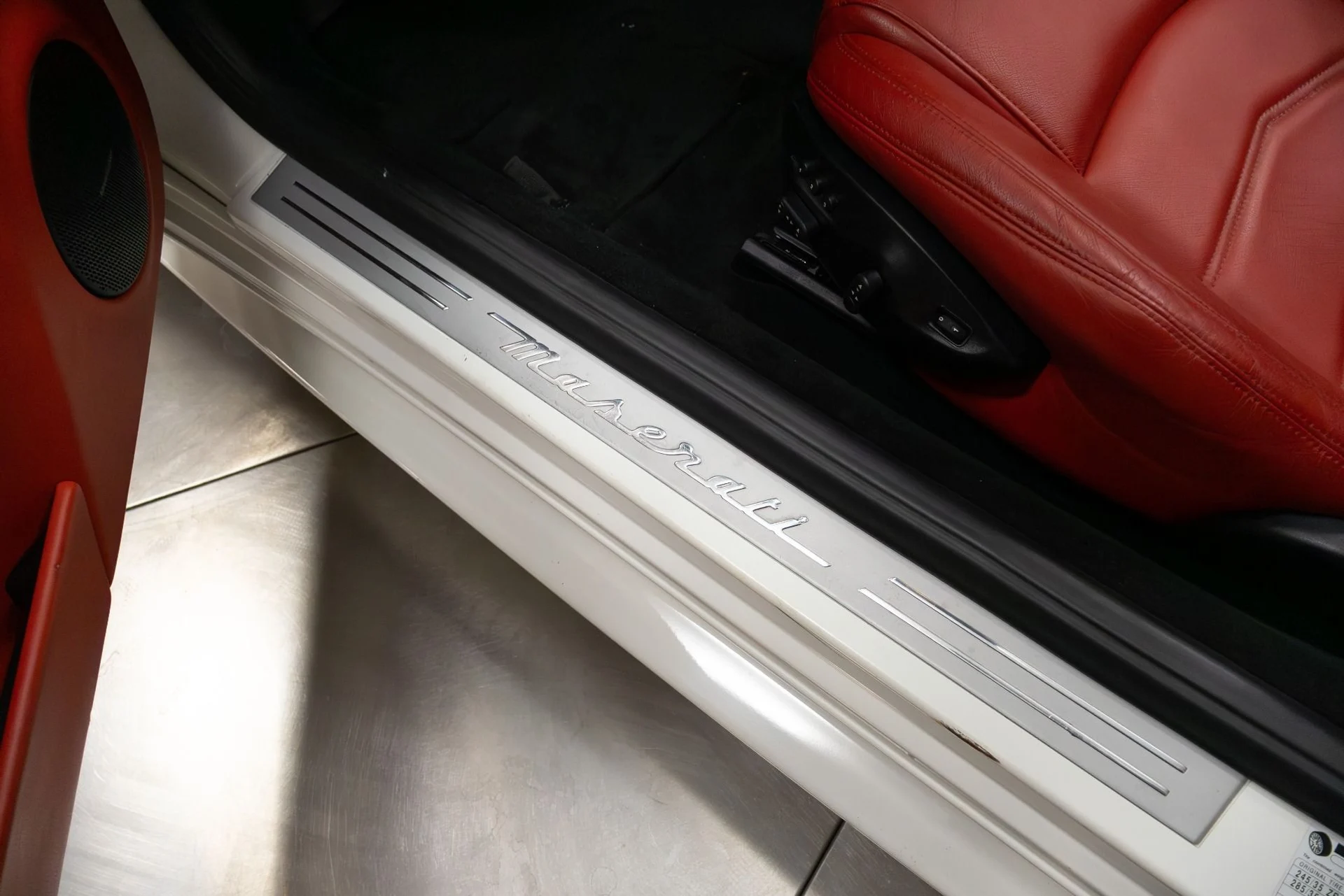 mph032_1940286614_Used_2018_Maserati_Gran_Turismo_1761598740_bf4cc3a6a9