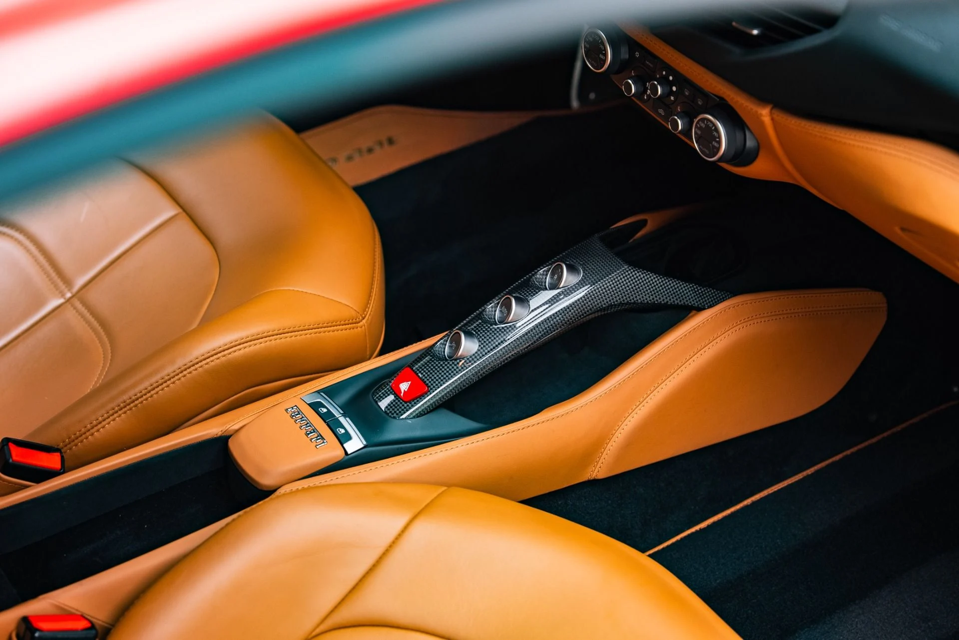 mph032_1942437461_Used_2018_Ferrari_488_GTB_1767046260_bc395c8428