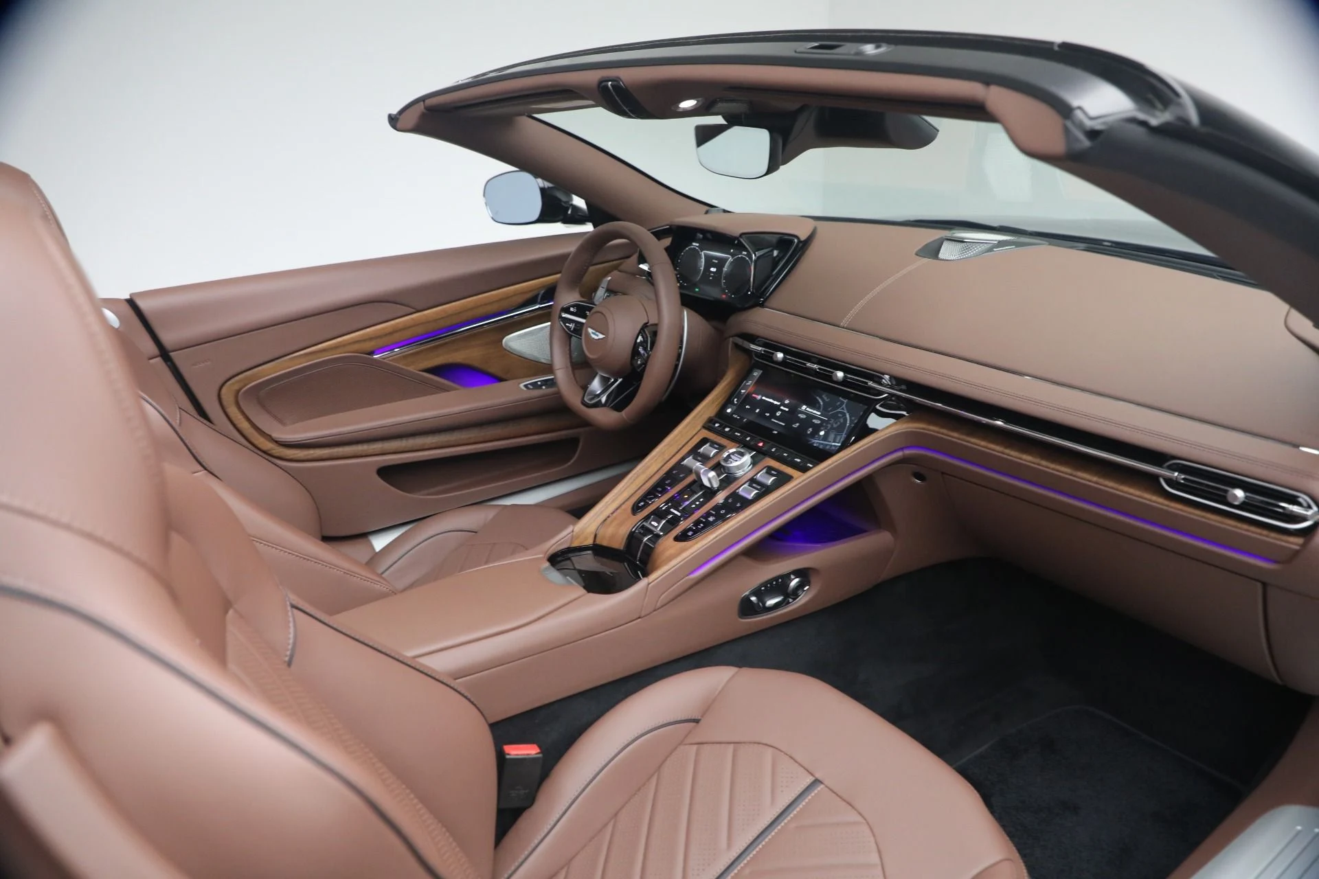 mph032_1949847198_New_2026_Aston_Martin_DB_12_S_Volante_1781361339_f2c8777d09
