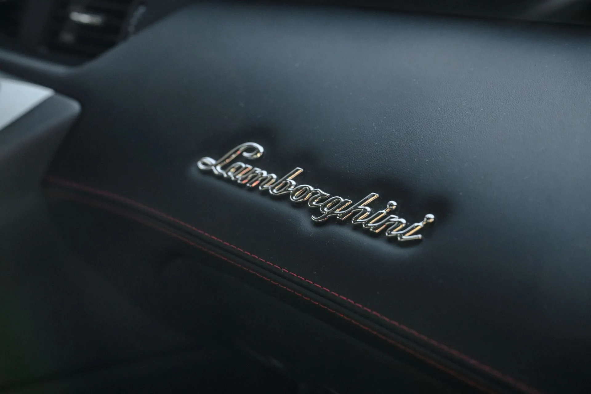 mph032_1950361054_12776_p33_l_0494136c28