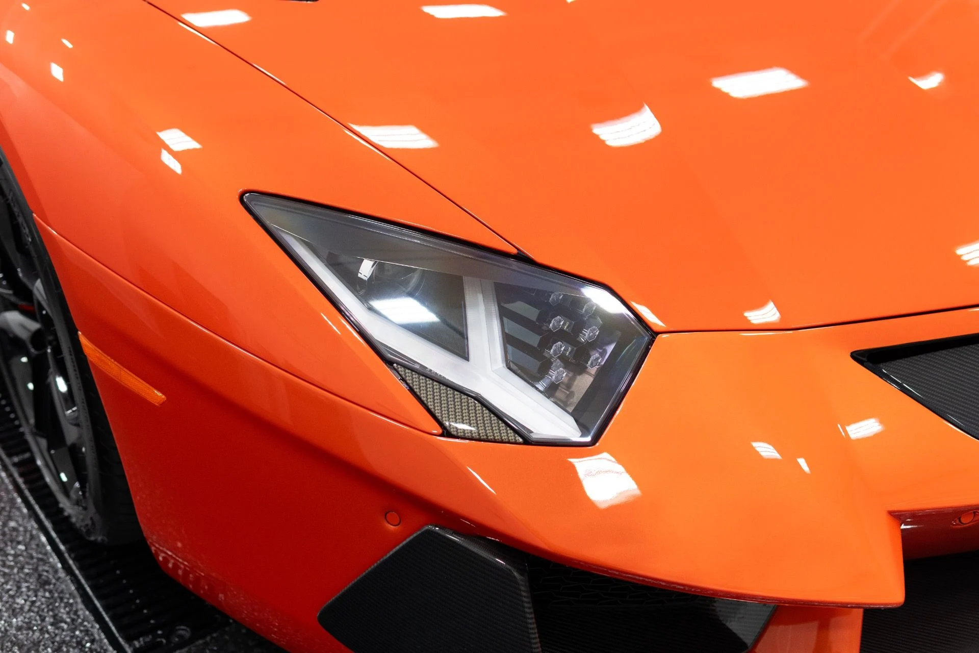 mph032_1963105573_Used_2012_Lamborghini_Aventador_LP_700_4_1769493534_16844f166a