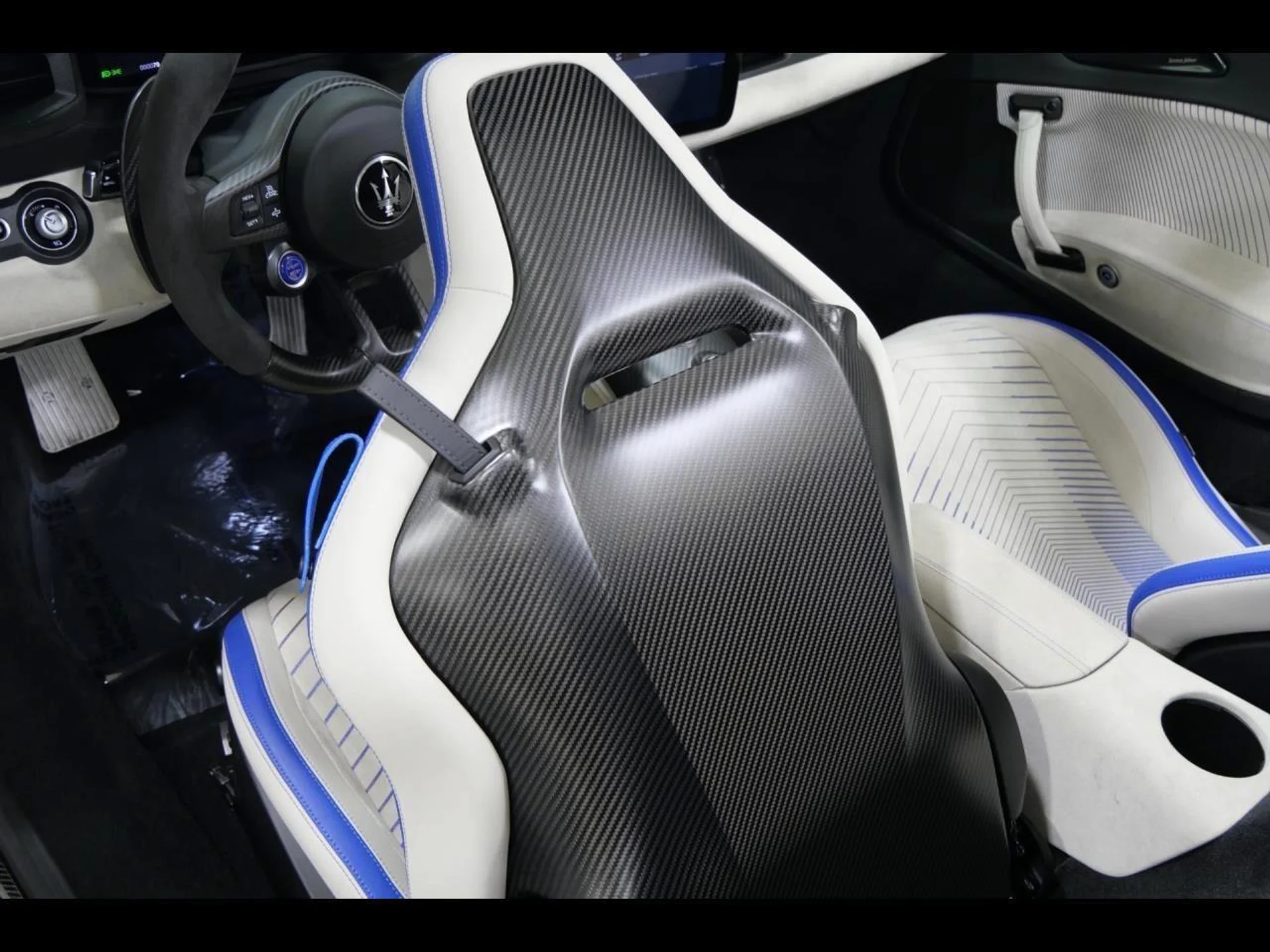 mph032_1969592615_d5b7d79ae83f418114b61310f46cda56_45dade6341