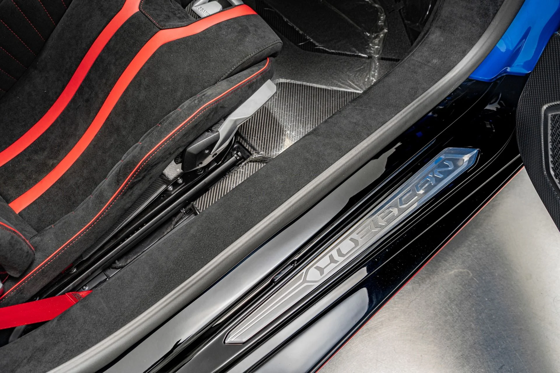 mph032_1974896153_Used_2024_Lamborghini_Huracan_STJ_1757002928_acd790fb84