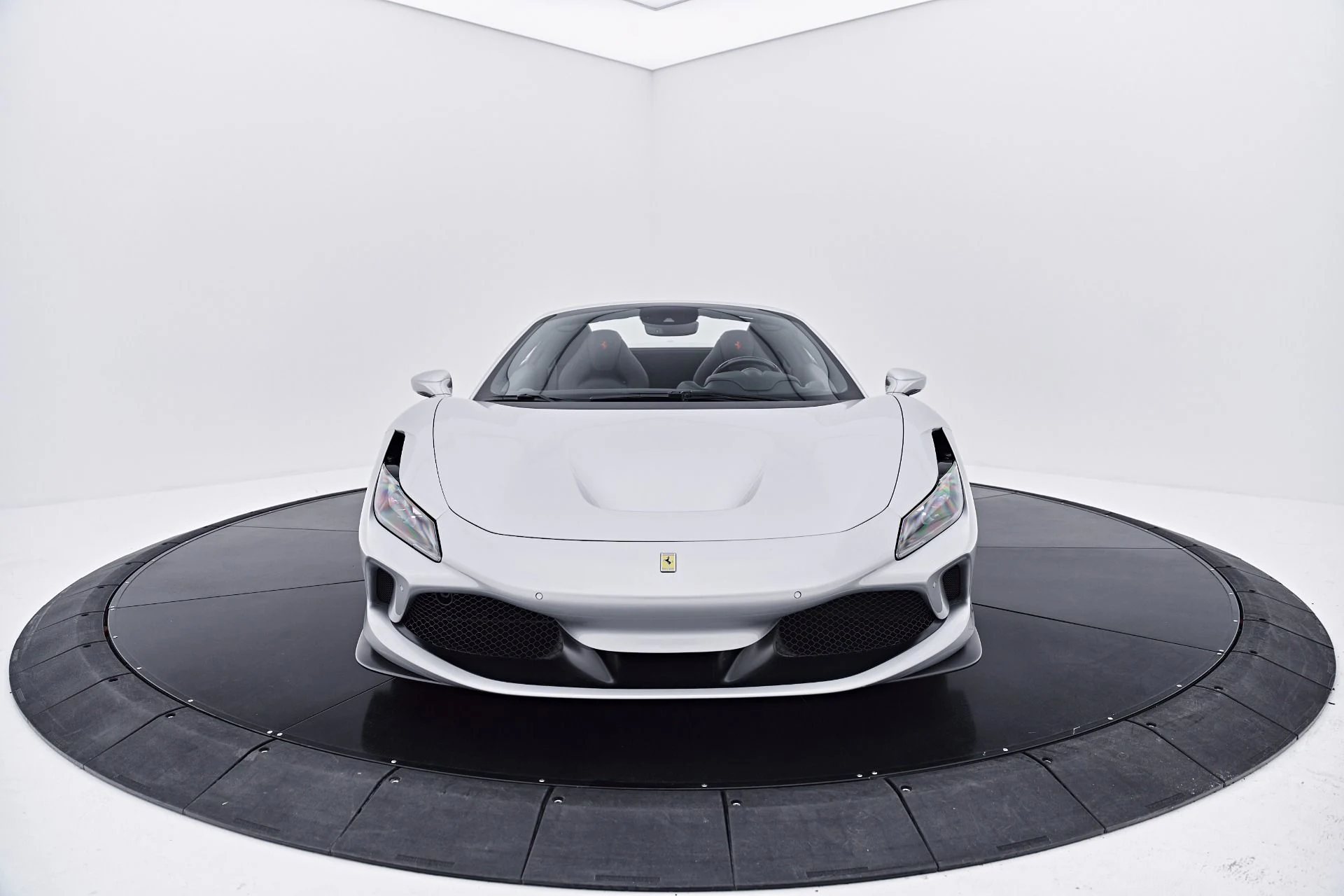 mph032_198188686_Used_2022_Ferrari_F8_Spider_Base_1785538807_3a3288b8b0
