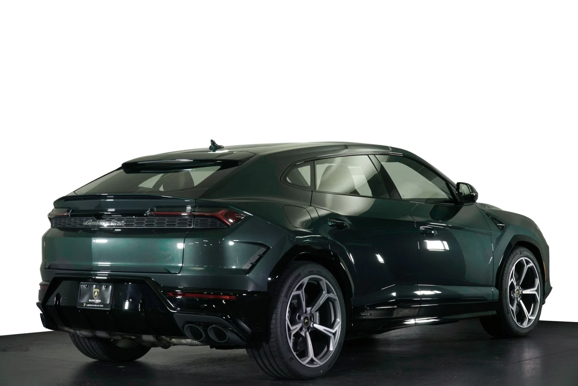 mph032_2001525691_New_2025_Lamborghini_Urus_SE_1760113622_42ab4ec684