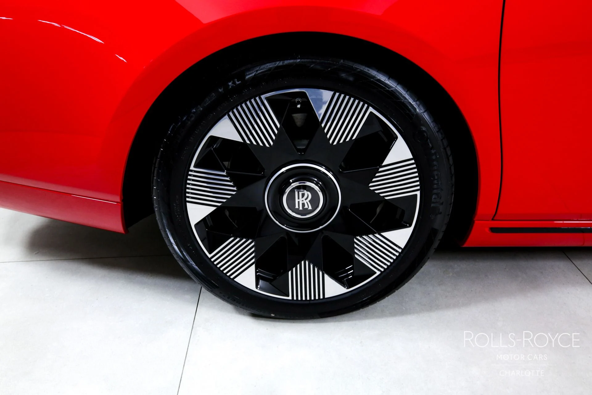 mph032_2015528397_Used_2024_Rolls_Royce_Phantom_EWB_1745331546_4bcd7a3b39