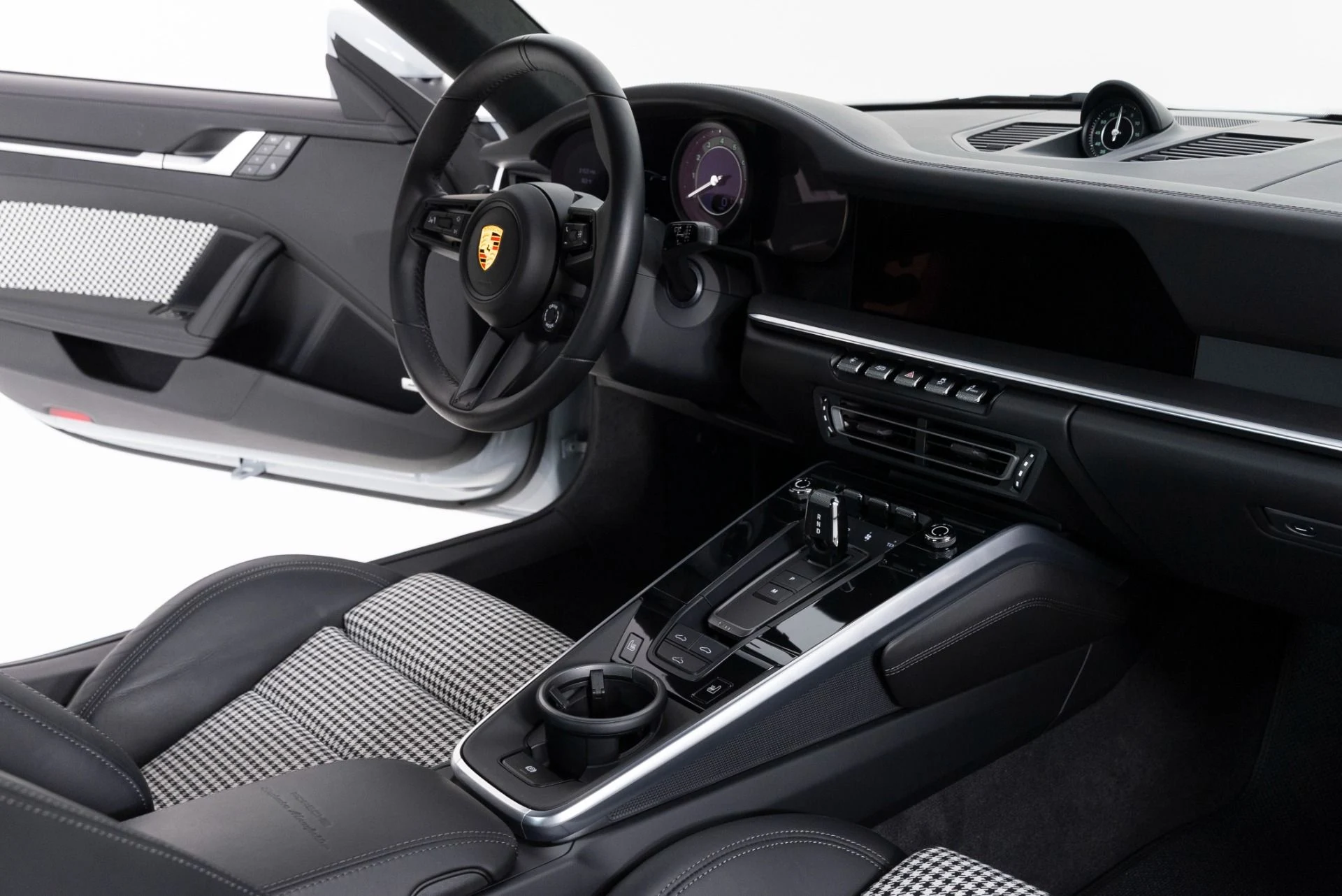 mph032_2020438334_Used_2024_Porsche_911_Turbo_S_1754514787_5172676ed3