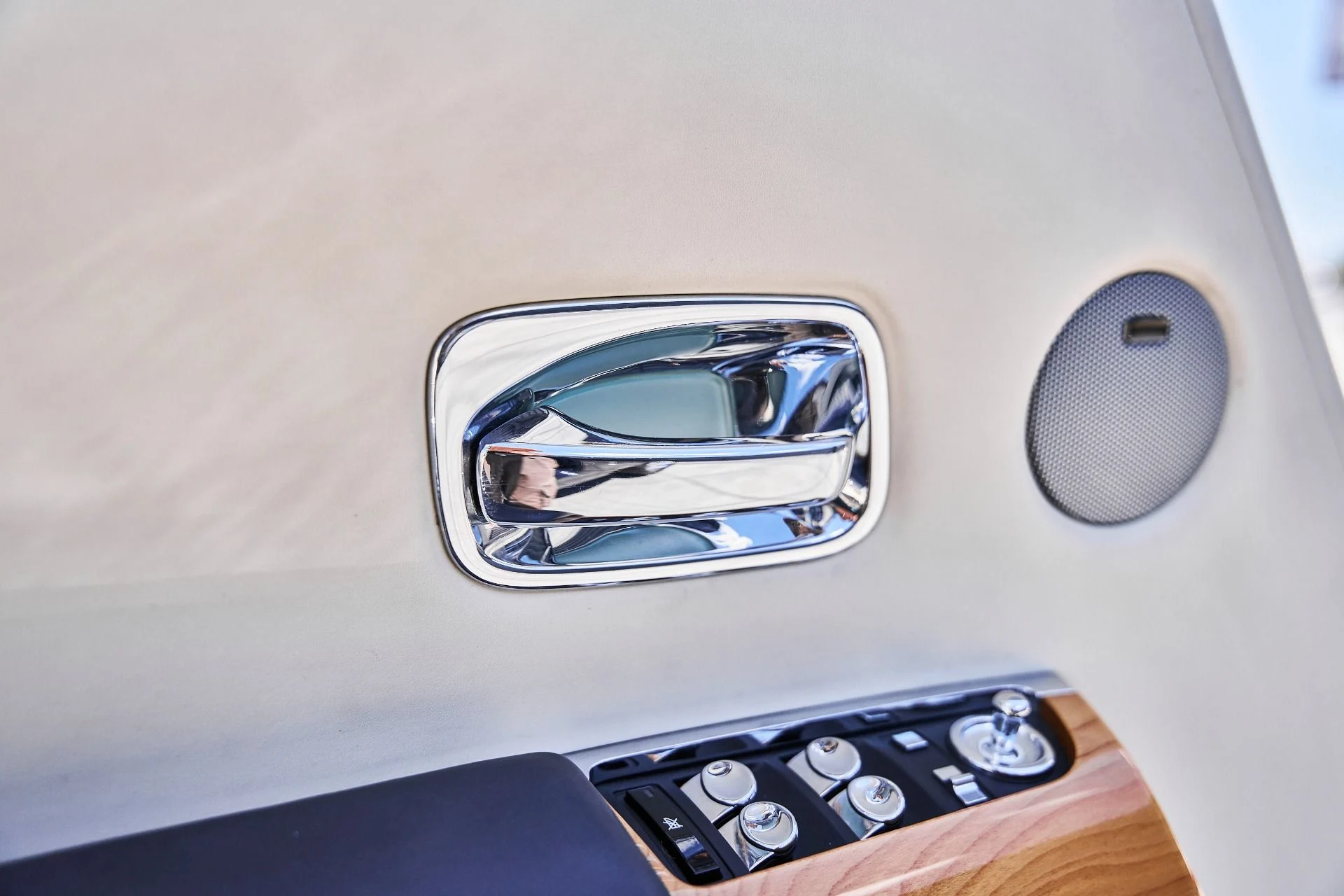 mph032_2025260977_Used_2009_Rolls_Royce_Phantom_Drophead_Coupe_Base_1779209672_e1178dd1e0