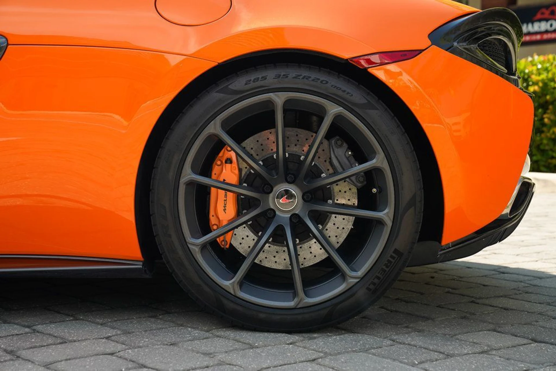 mph032_2035577225_used_2018_mclaren_570s_spider_14354_22891400_33_1024_43b8c0a579