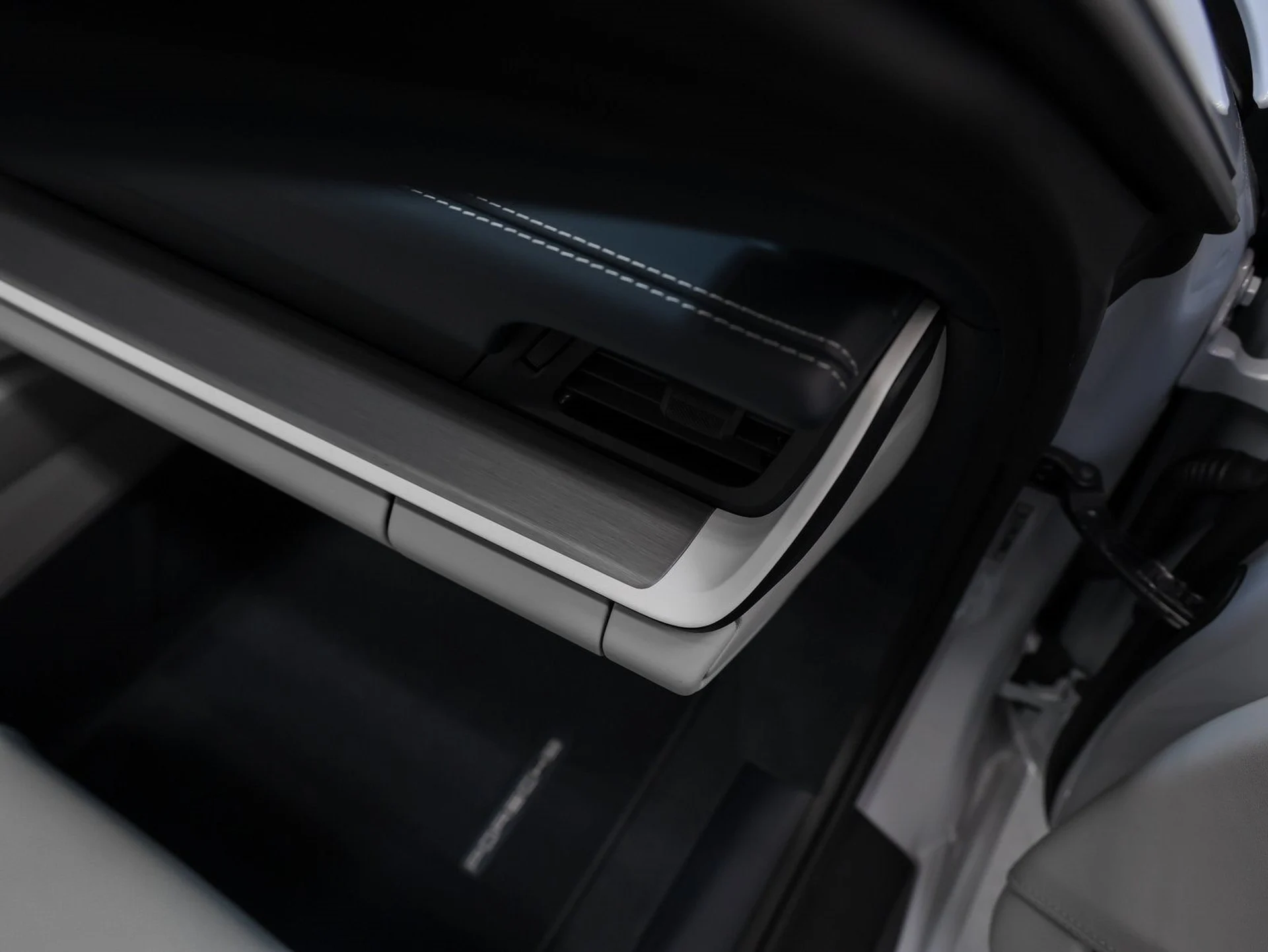 mph032_2036362621_33_67c18fa15a