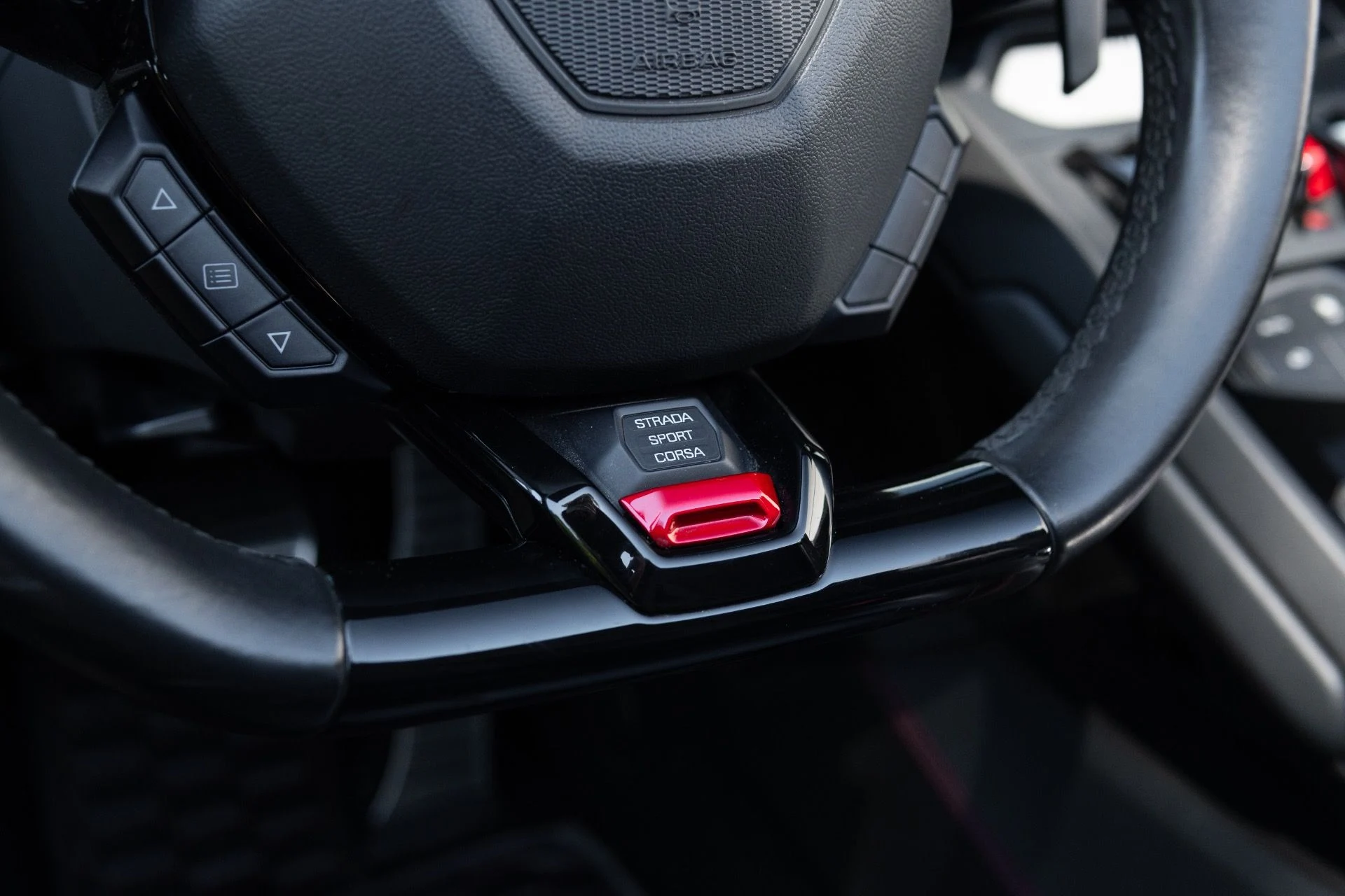 mph032_2039502321_Used_2017_Lamborghini_Huracan_LP_610_4_Spyder_1774364077_28115e45be