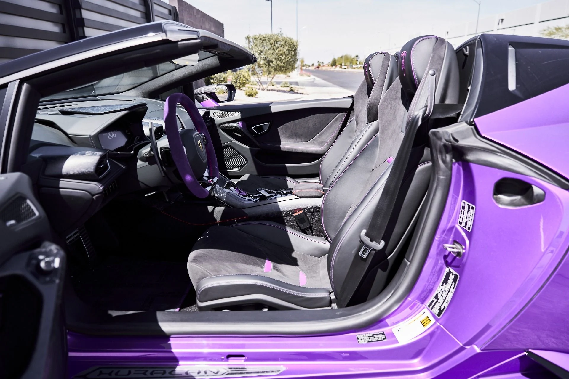 mph032_204315378_Used_2024_Lamborghini_Huracan_EVO_Base_1776733880_6b4bf32e56