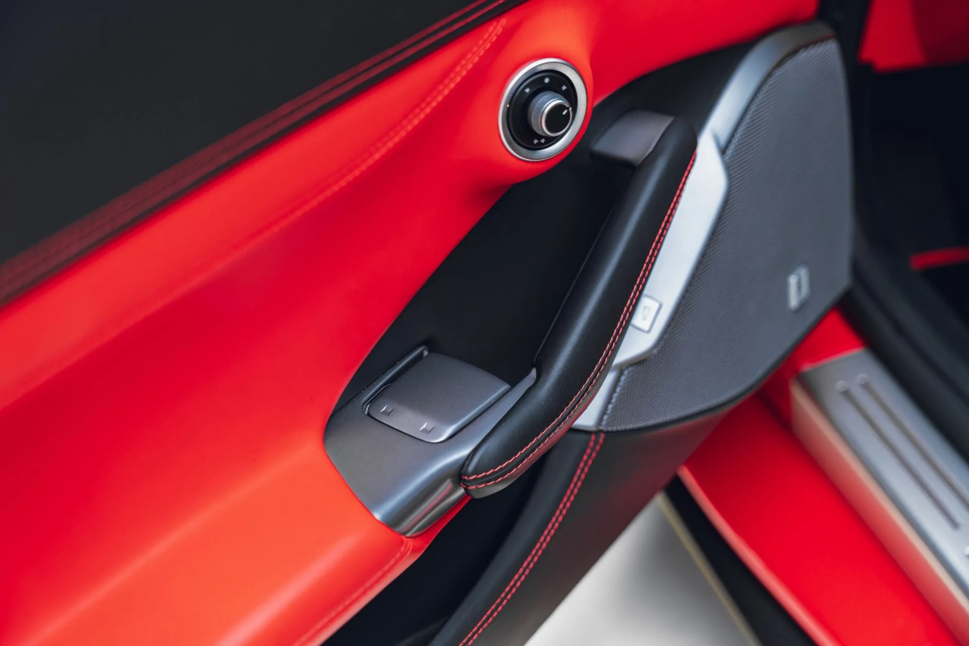 mph032_2053461703_Used_2019_Ferrari_Portofino_1781556060_5bd3f47f0e