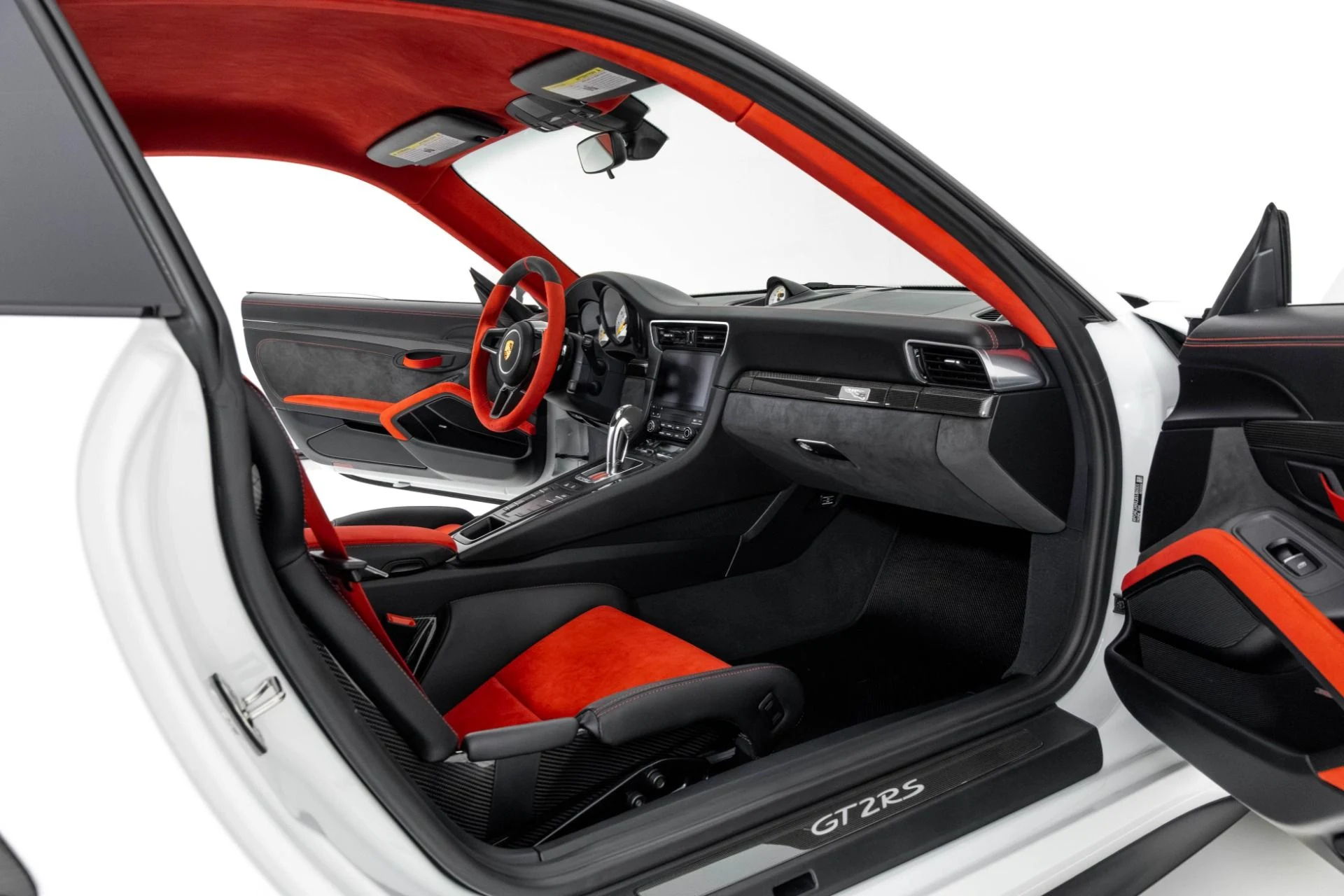 mph032_2053725313_Used_2018_Porsche_911_GT_2_RS_1763508422_b5ecde030b