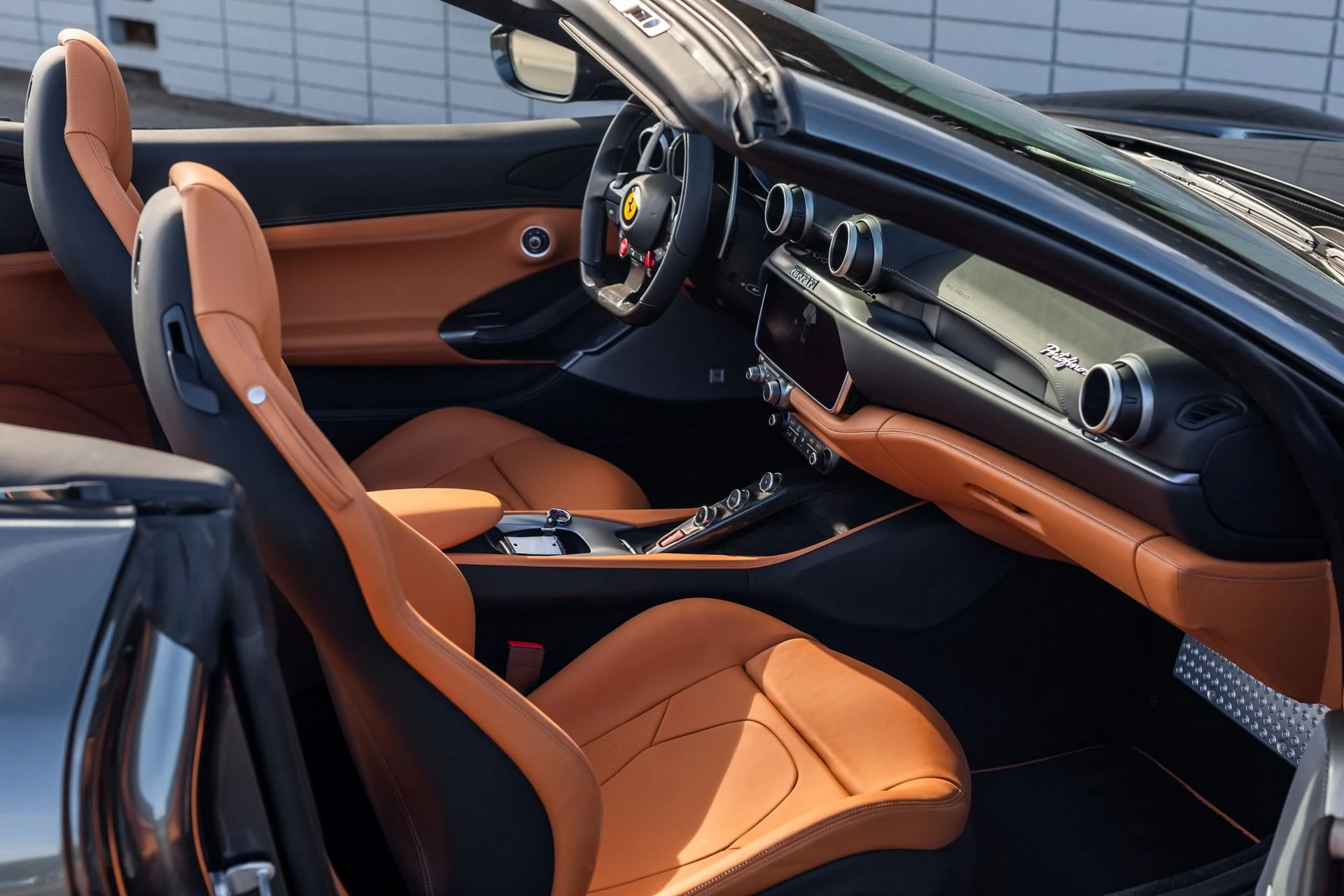 mph032_2056409878_Used_2023_Ferrari_Portofino_M_1735061513_7d54e9df5f