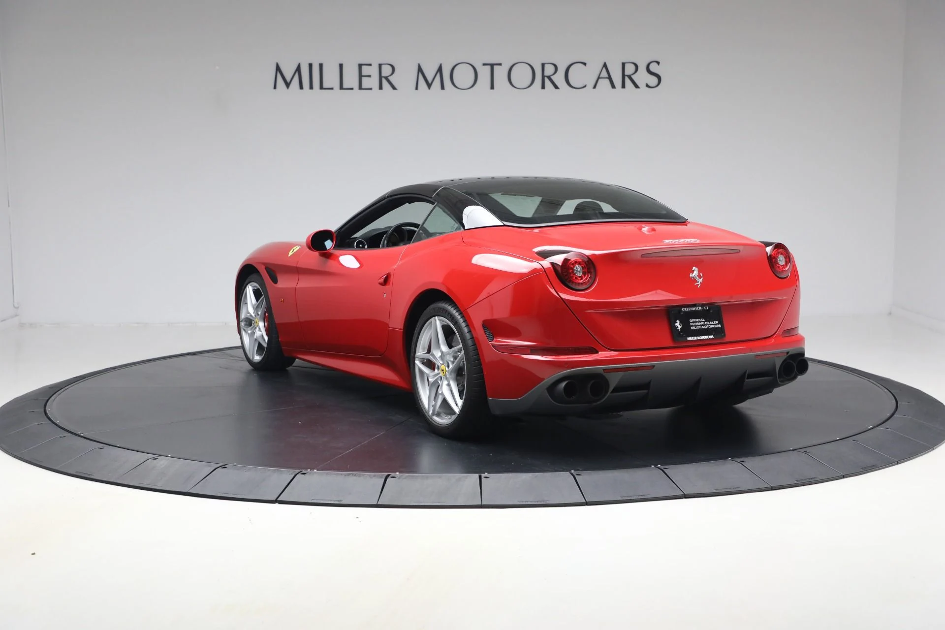 mph032_2057655784_Used_2017_Ferrari_California_T_1787347331_f702e01027