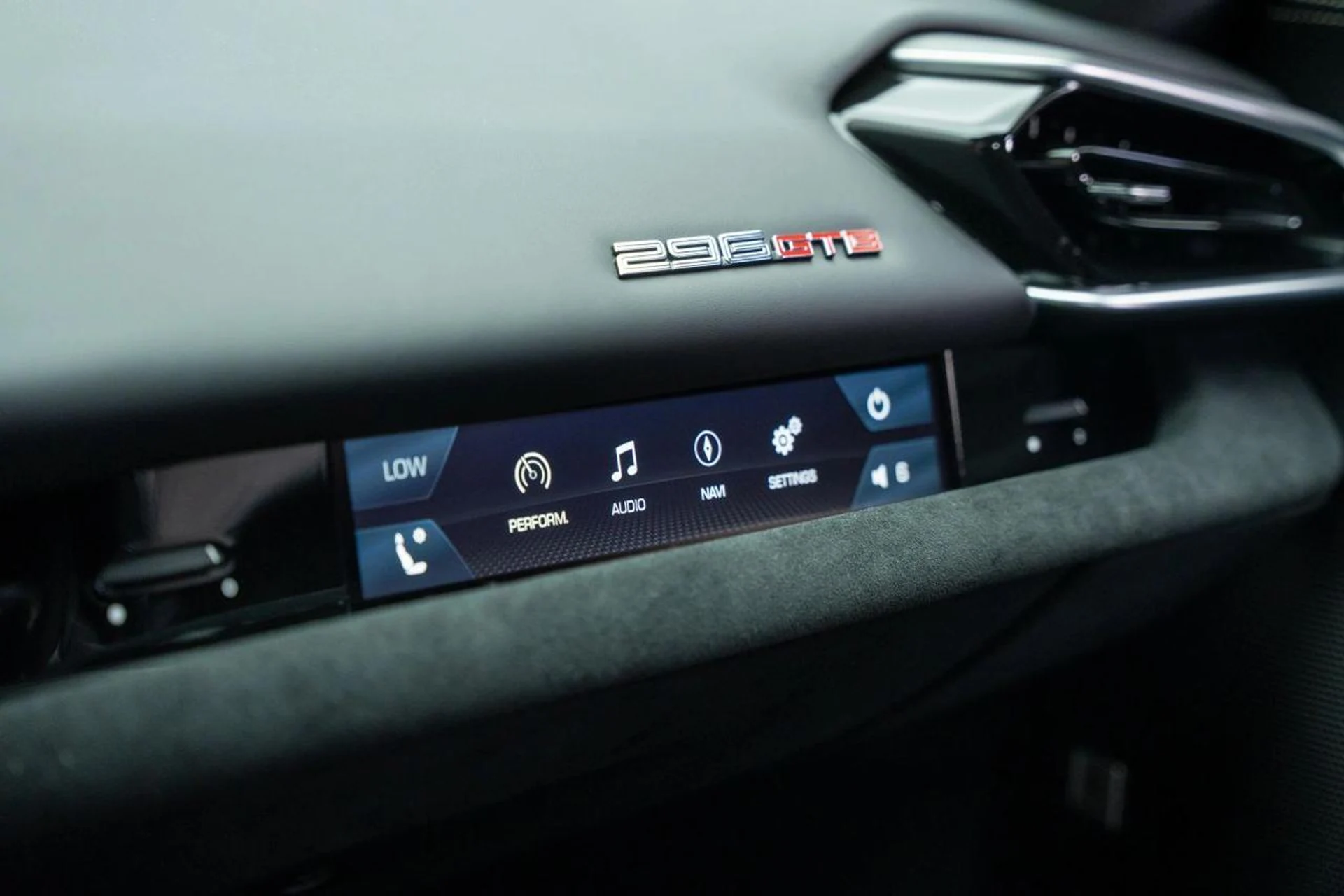 mph032_20711127_b41622ff6697a4fd94db82c756b1c3a2_bf700d7123