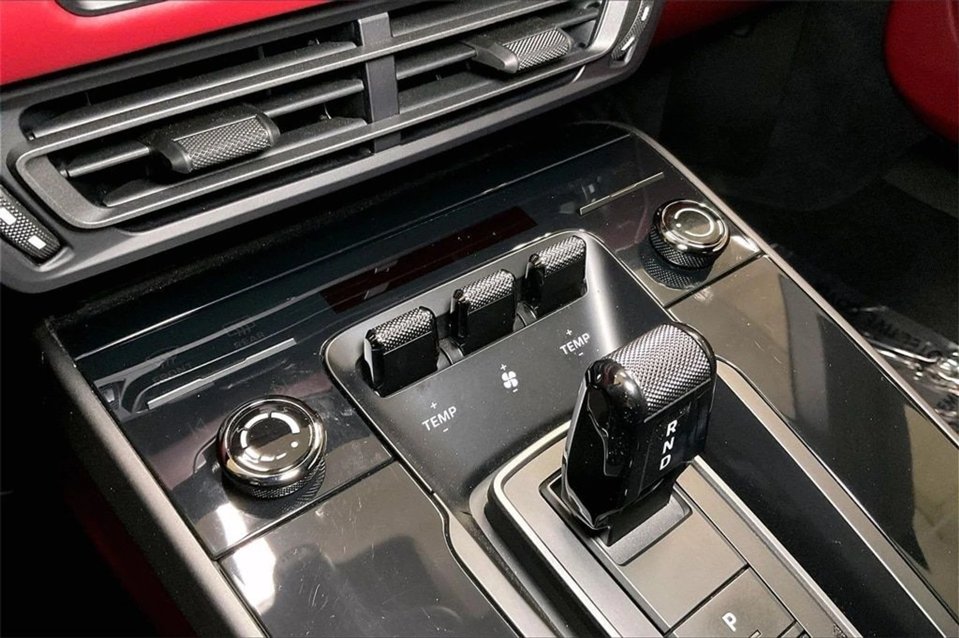 mph032_2071418280_d54e00055218024cb408b870a282e132x_8c5c70d9e9