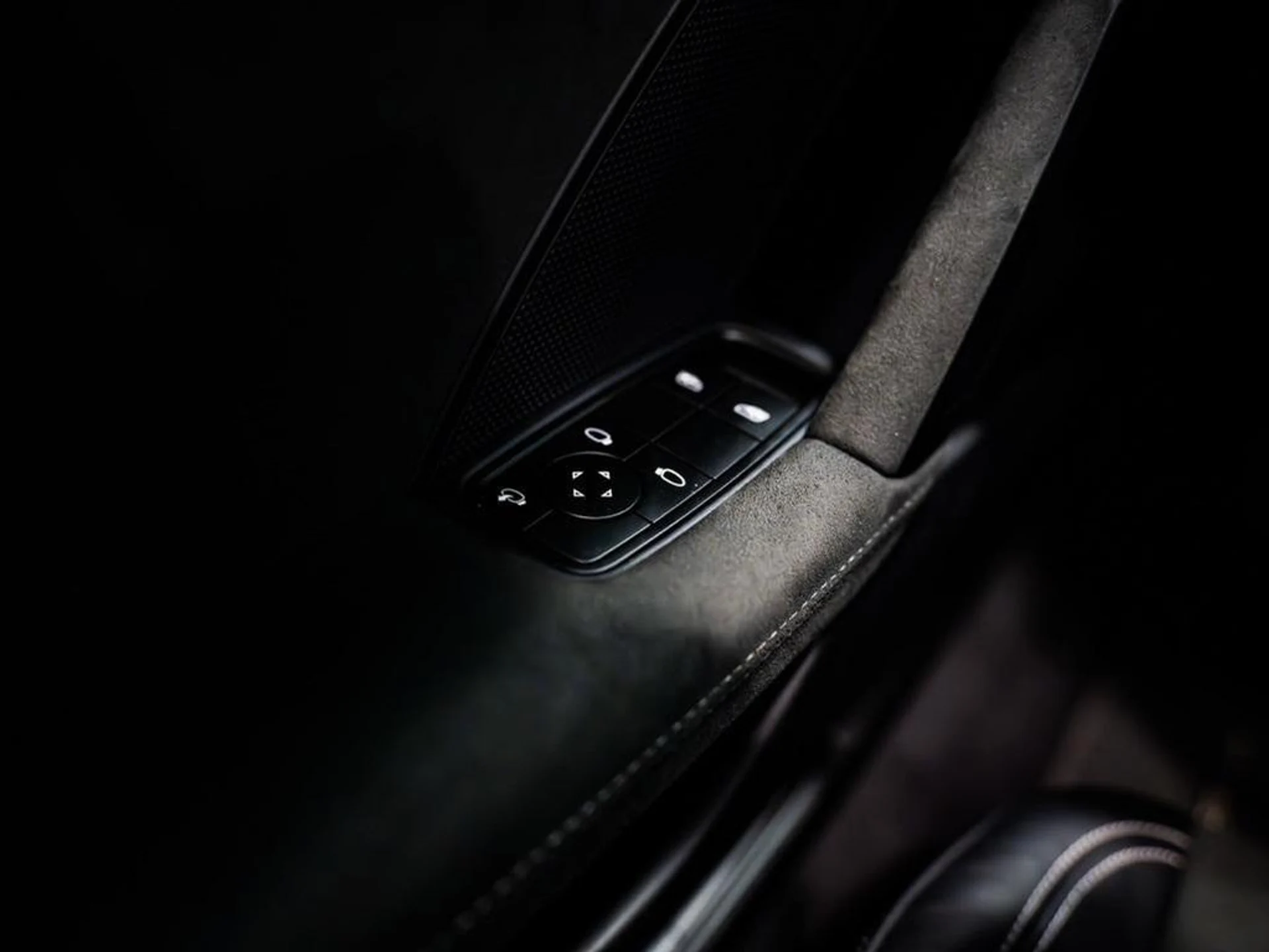 mph032_2071864961_ampl20l_Wn_M_eo_C_Bx9a1_Yn_G9p_Ejc_19831fb56b