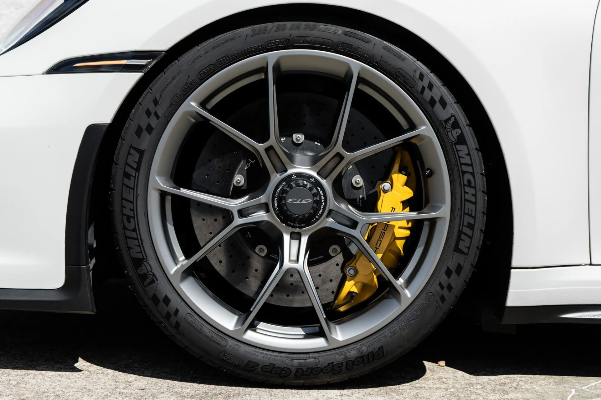 mph032_2072965488_Used_2022_Porsche_911_GT_3_1787176575_627cf703fd