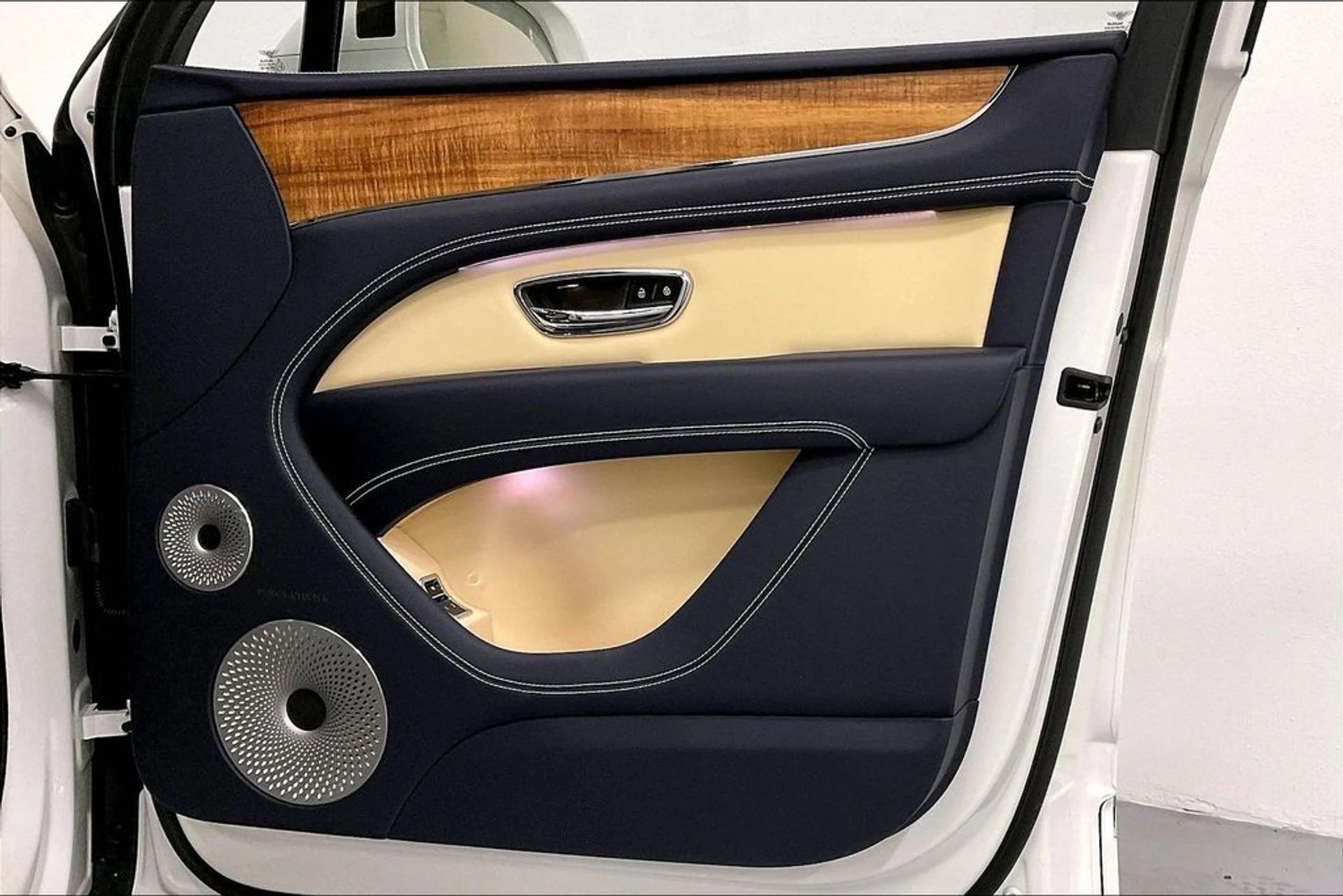 mph032_2076162973_8d65b0ba9761dbb60d547406ea6da04cx_c20f6e2735