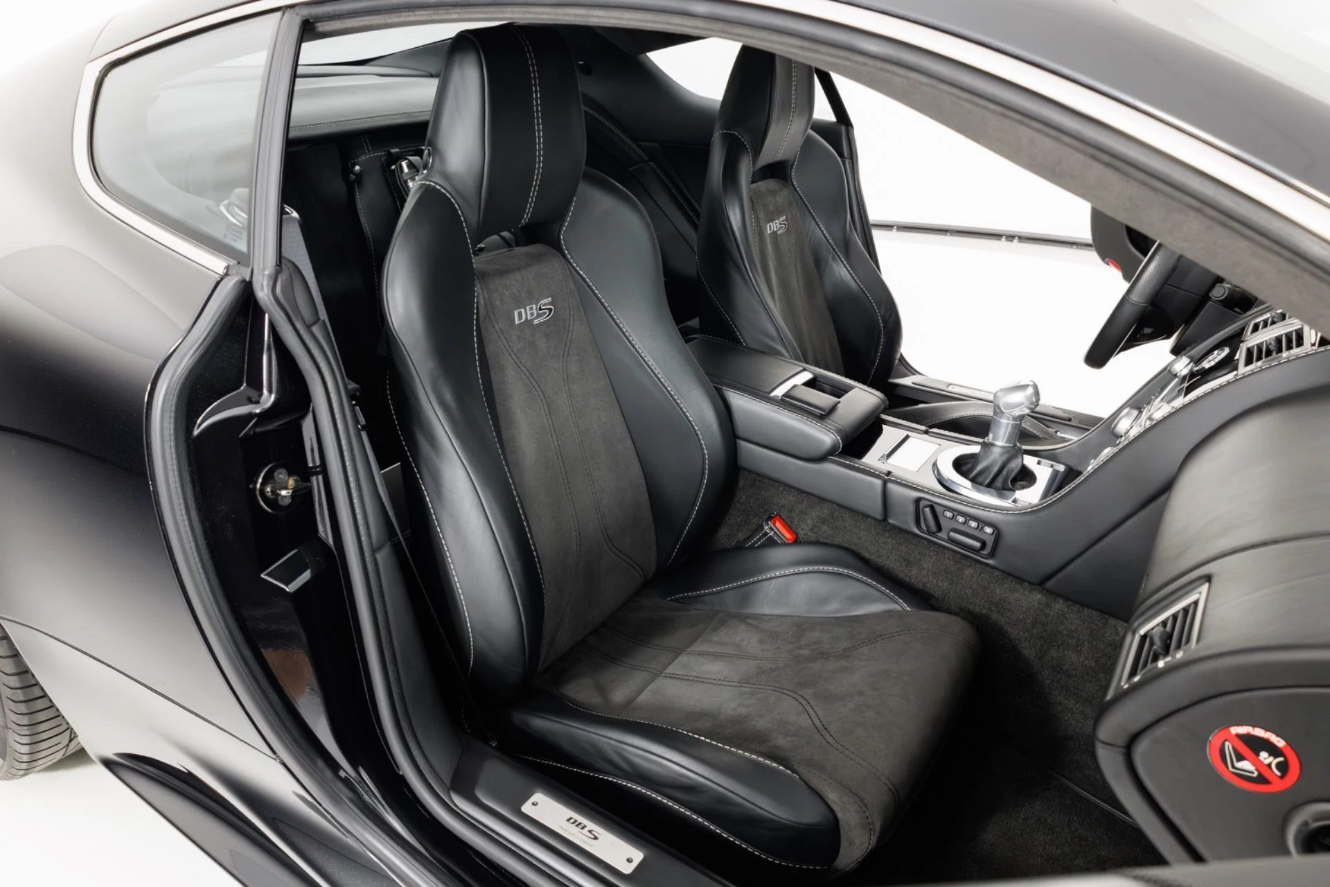 mph032_2076368497_Used_2009_Aston_Martin_DBS_V12_Manual_1785525197_7523698674