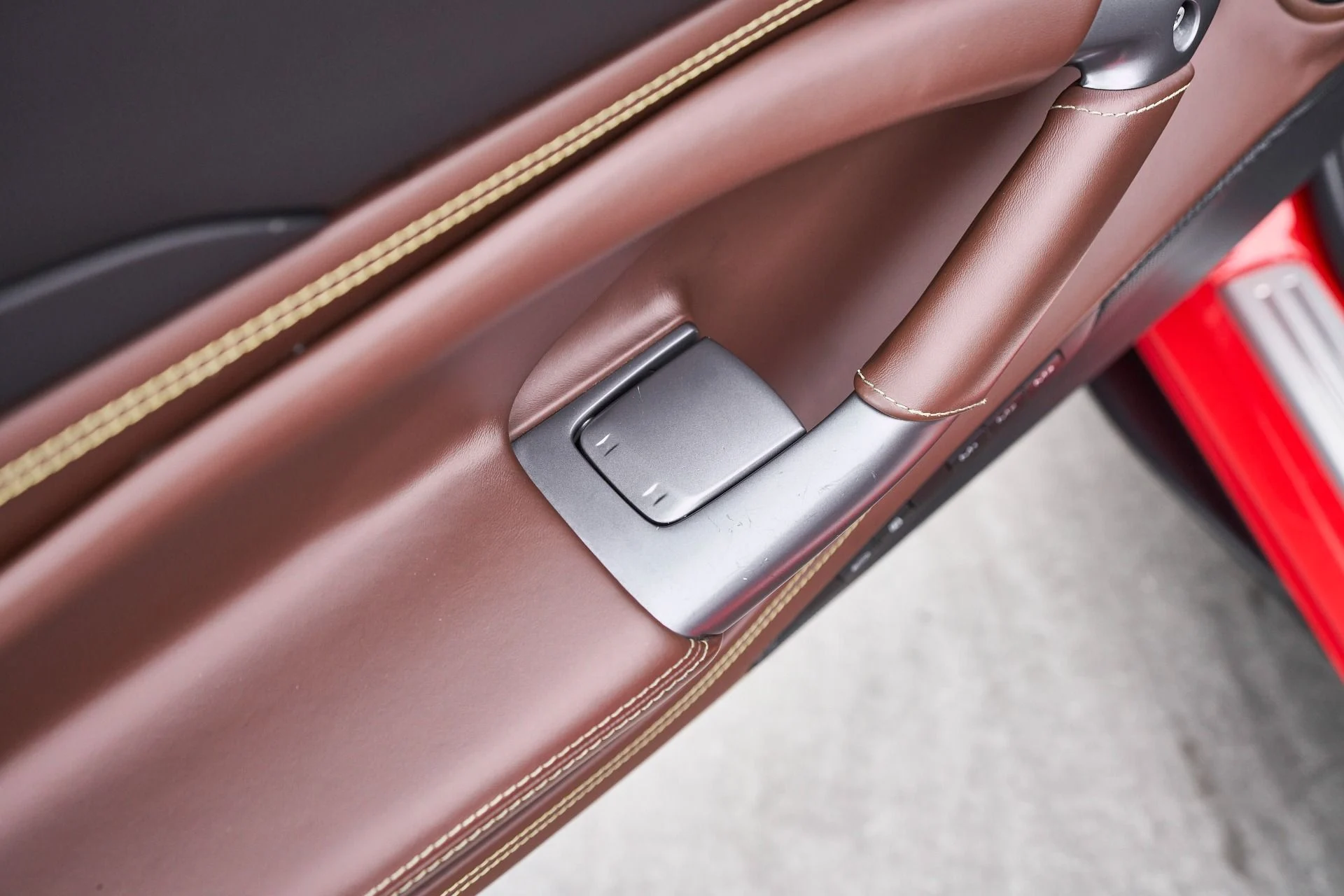 mph032_2078708736_Used_2020_Ferrari_F8_Tributo_Base_1761597648_be570a717b