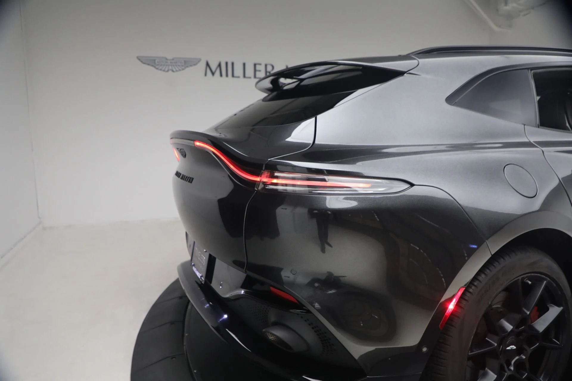 mph032_2079631997_Used_2022_Aston_Martin_DBX_1777325442_90358ef3a6