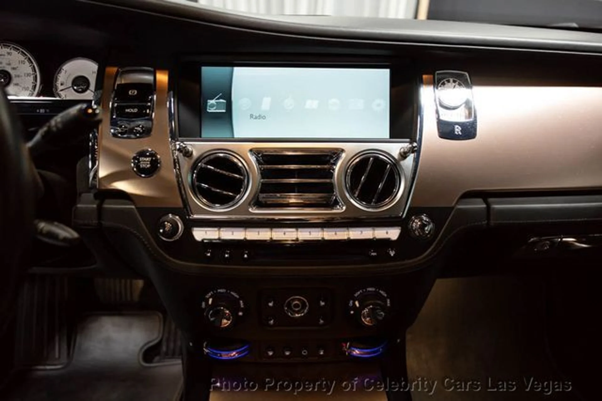 mph032_2090671940_used_2016_rolls_royce_wraith_inspiredbymusiclyricalcopperbespokeaudiostarlighth_9707_23057562_37_640_ddd722551e