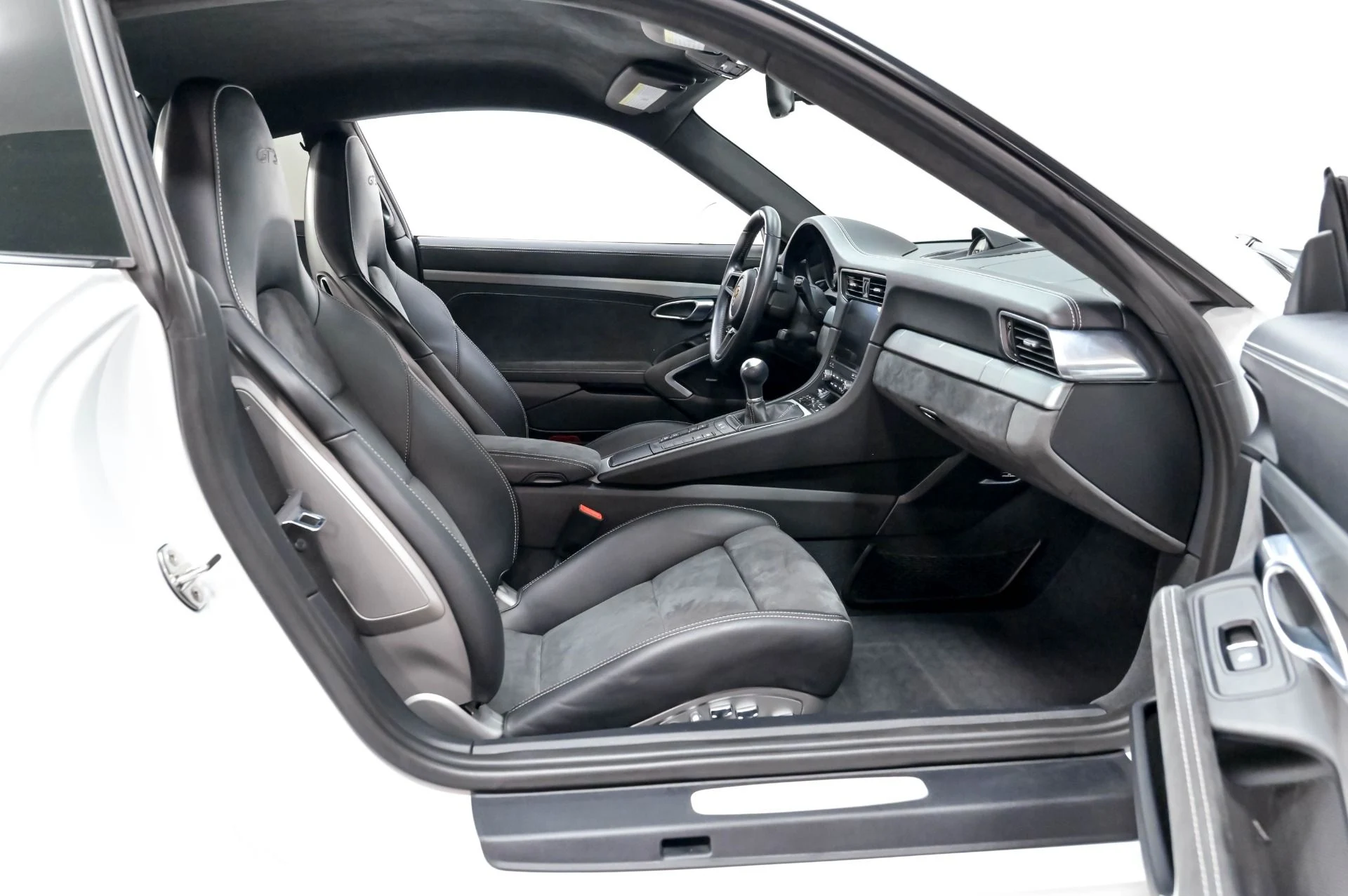 mph032_2098019363_Used_2018_Porsche_911_GT_3_1778195447_f5be85829c
