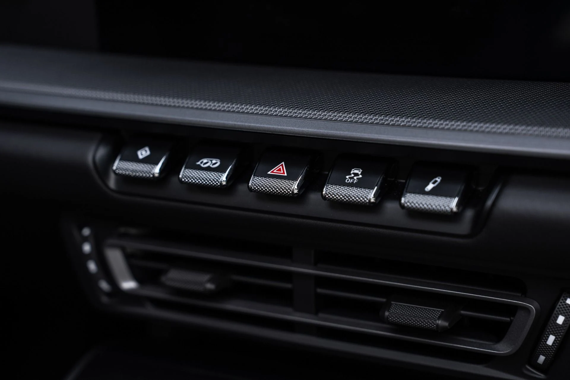 mph032_2098240877_Used_2024_Porsche_911_Targa_4_1767819133_1401927c75