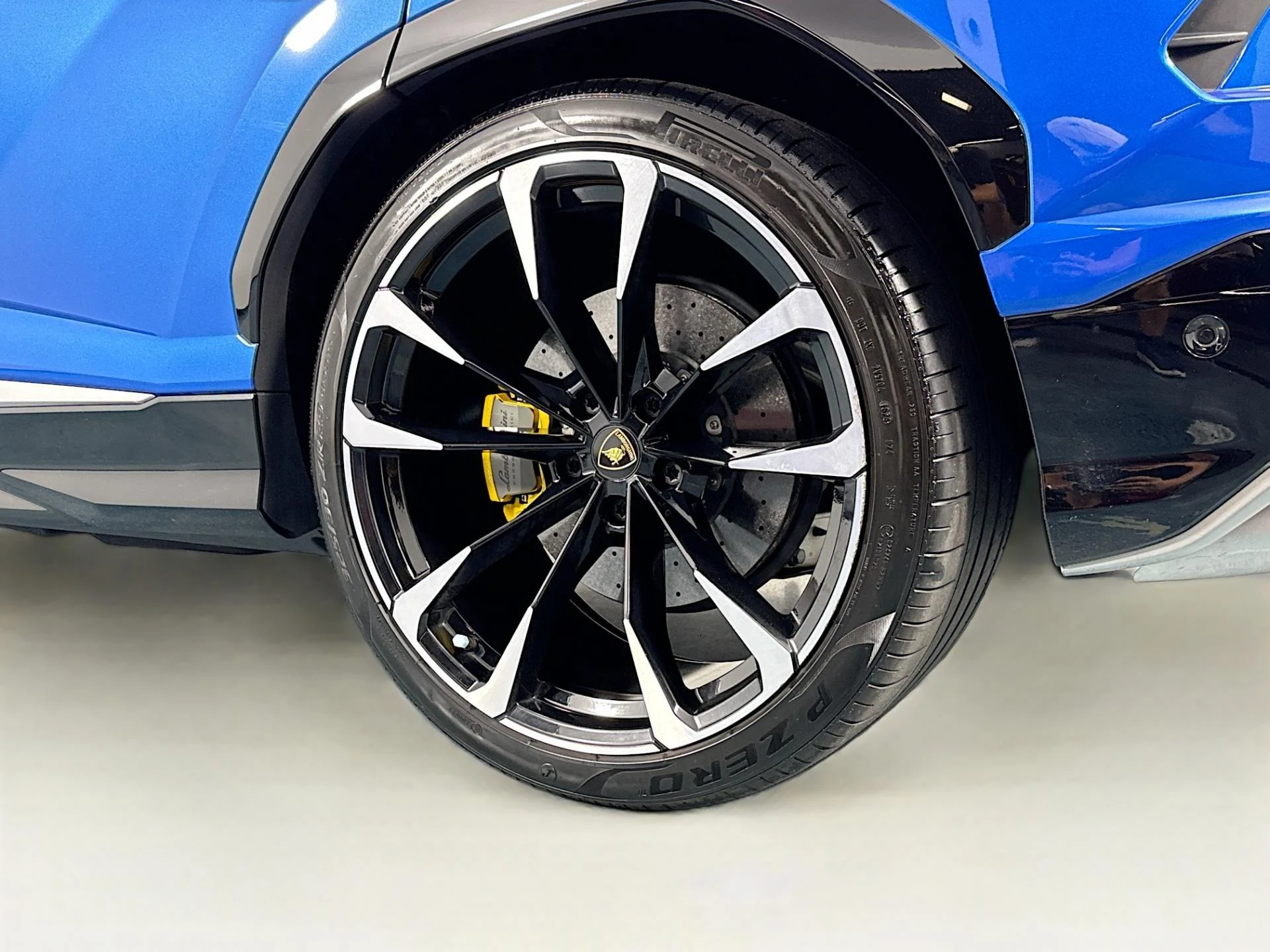 mph032_2099186150_Used_2021_Lamborghini_Urus_1783027578_07745a46f0