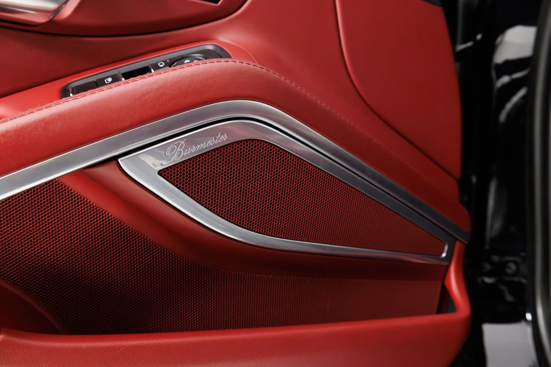 mph032_2099458187_Used_2017_Porsche_911_Turbo_S_1773337581_5c8d2827fb