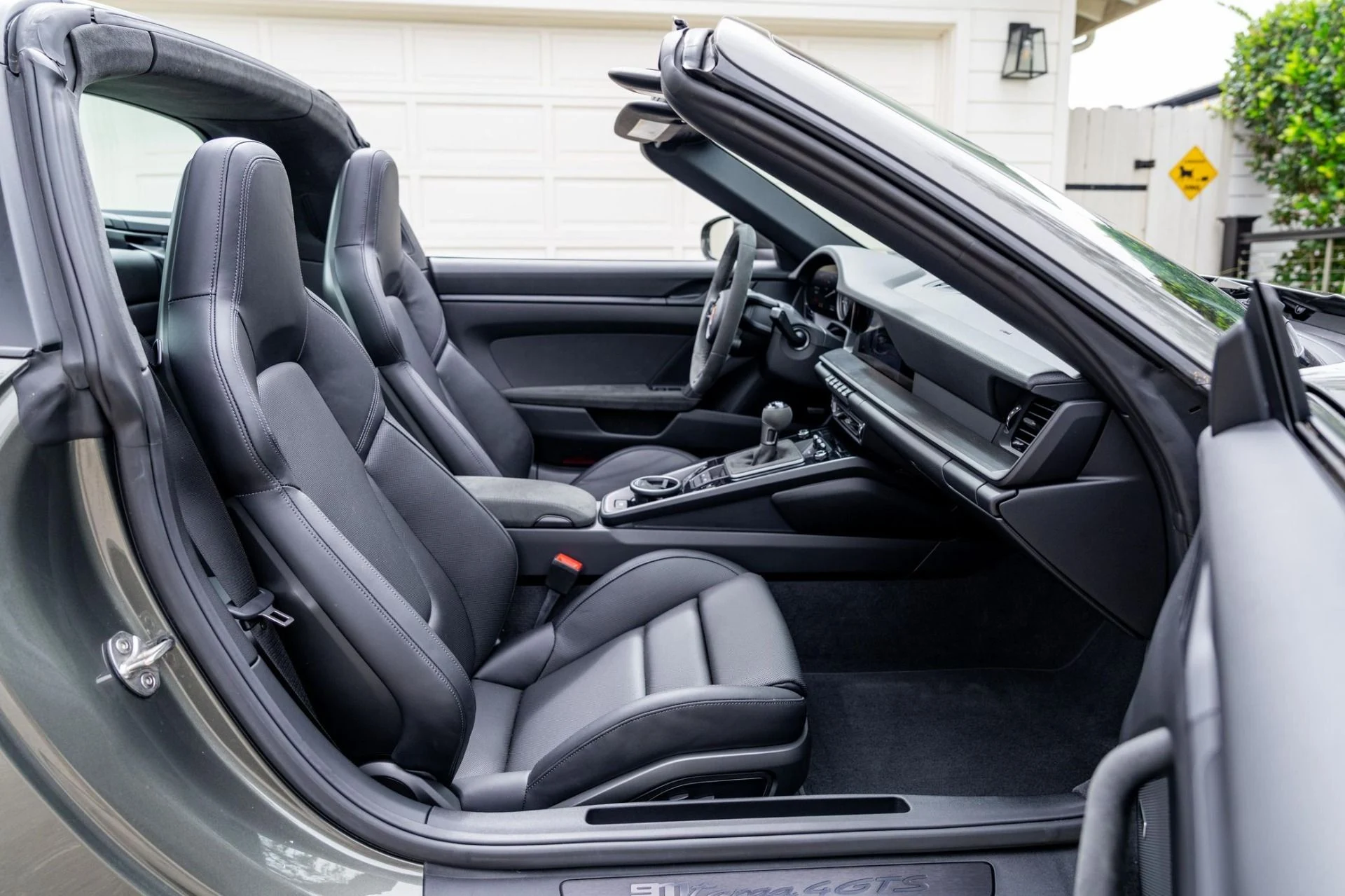 mph032_2101270469_Used_2024_Porsche_911_Targa_4_GTS_1782170169_3d251f6b2e