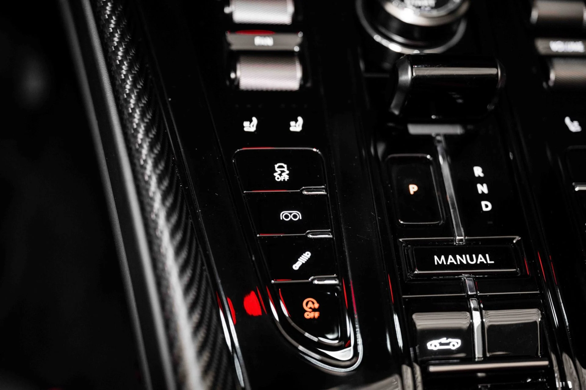 mph032_2103275704_Used_2025_Aston_Martin_DB_12_VOLANTE_Volante_1726938733_5ba0438578