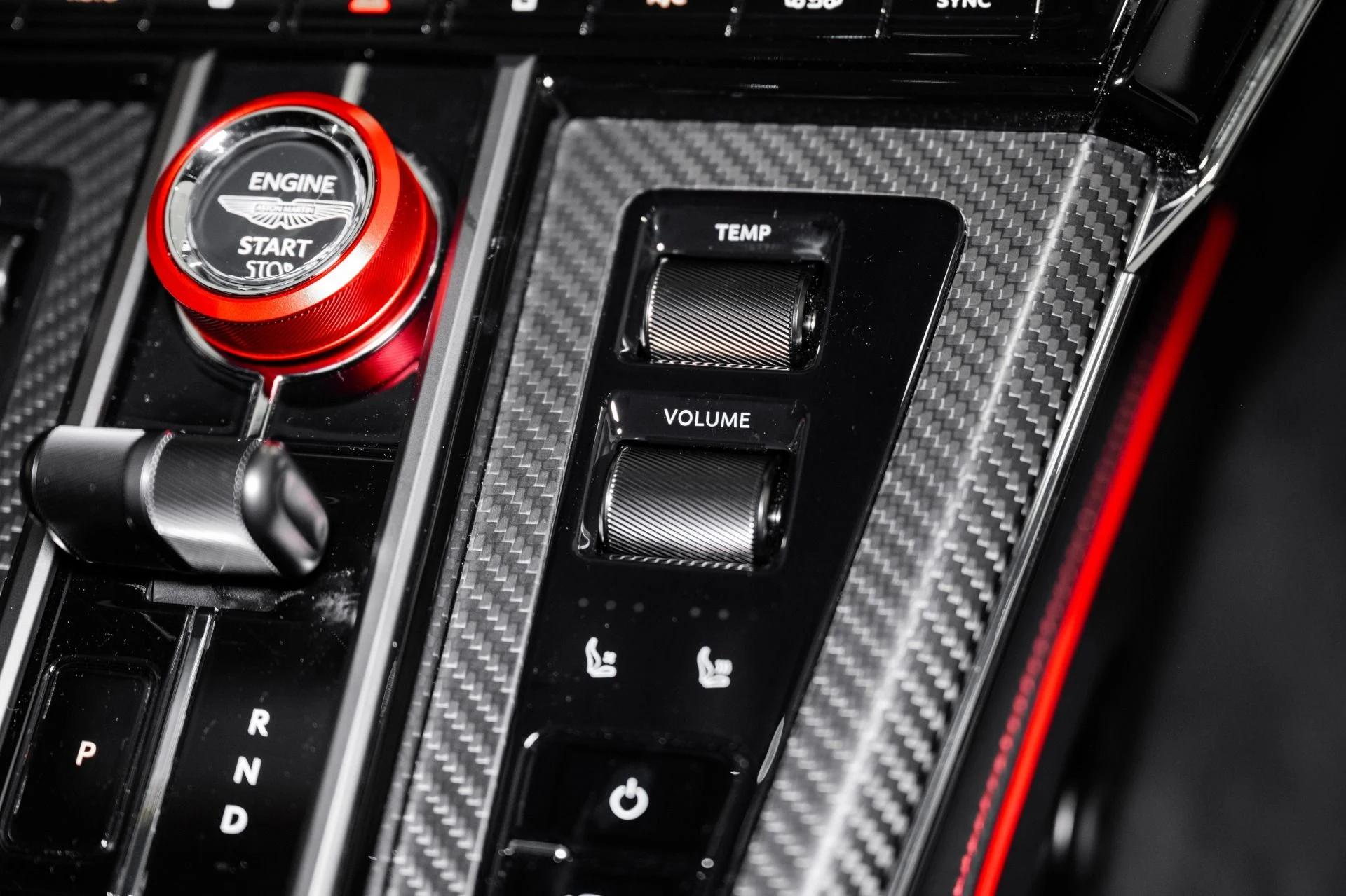 mph032_2105622766_New_2026_Aston_Martin_Vantage_S_1776402995_7d5ff74ff9