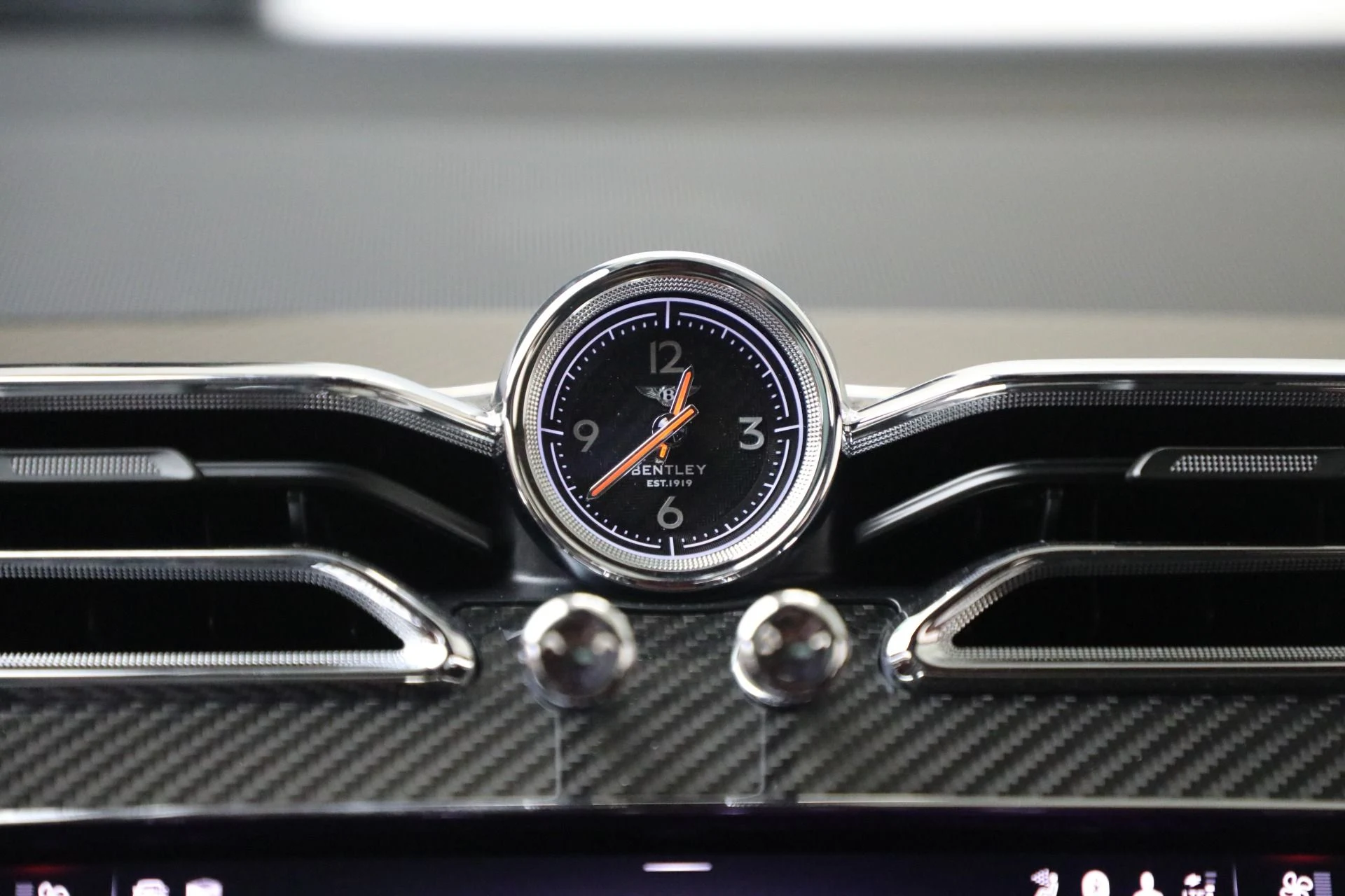 mph032_21077491_Used_2023_Bentley_Bentayga_EWB_Azure_V8_f17d48d45c