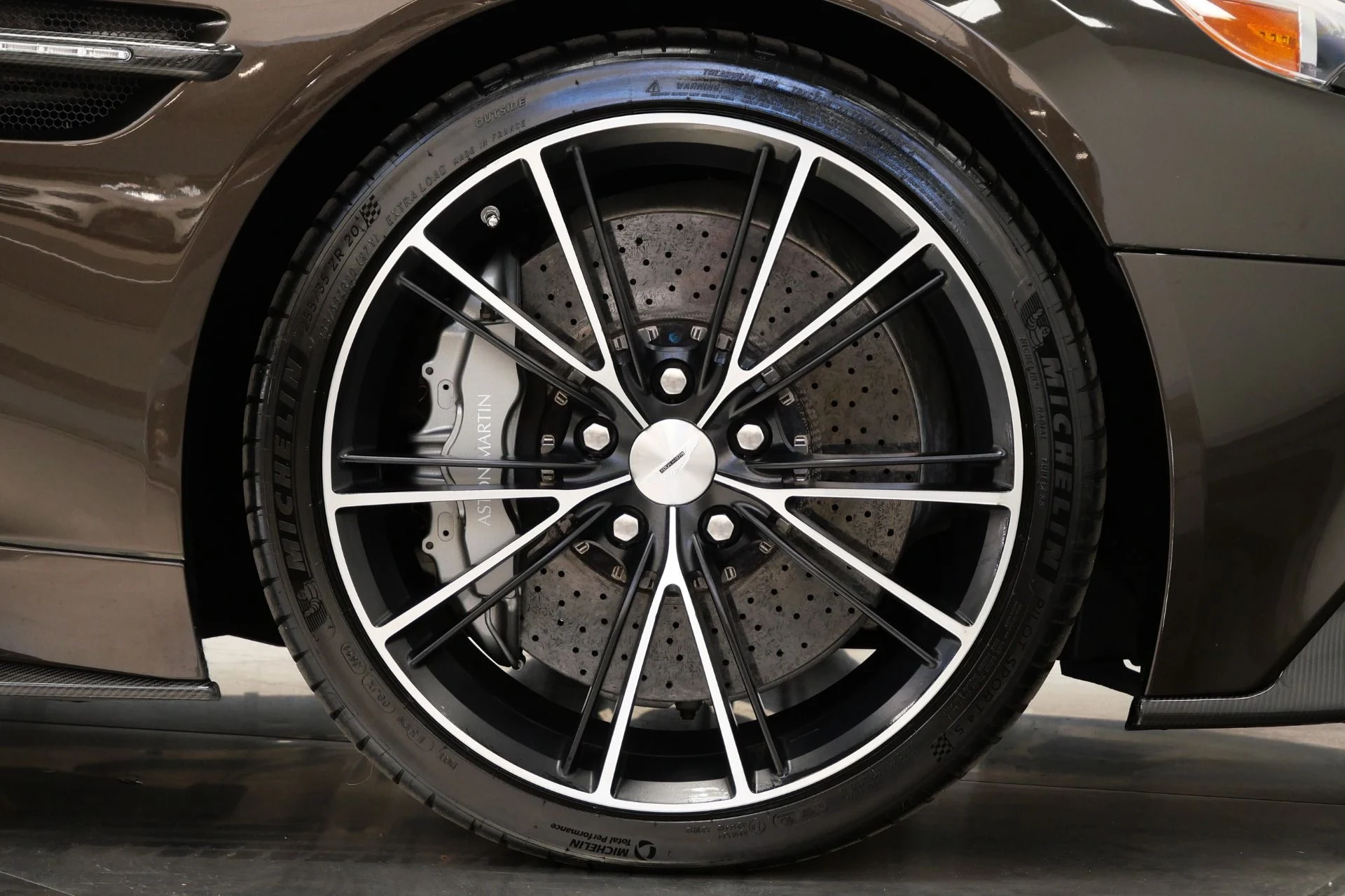 mph032_2111117895_Used_2014_Aston_Martin_Vanquish_Hourglass_Quilting_Beautiful_Color_V12_Power_1770409354_1ee8a32c90