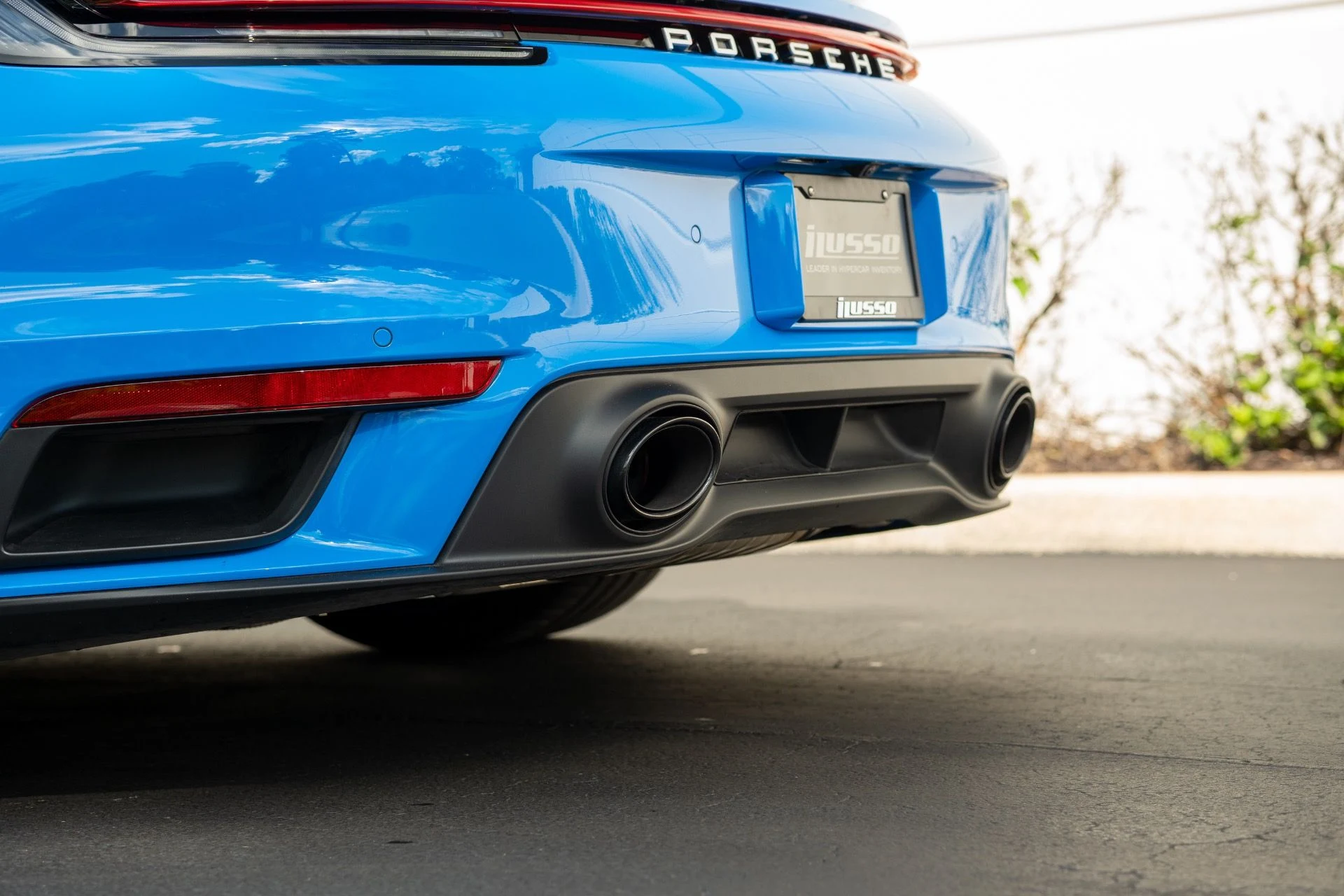 mph032_2121860815_Used_2023_Porsche_911_Turbo_S_1759285627_de8b009722