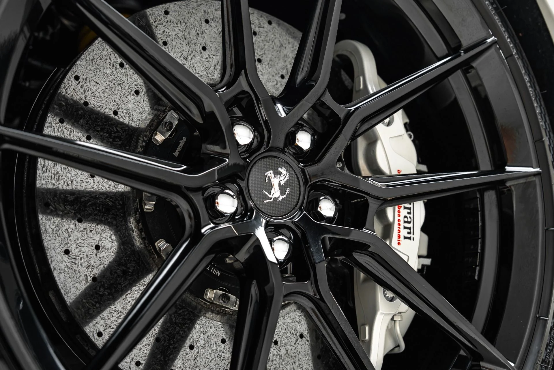 mph032_2122271174_Used_2022_Ferrari_812_GTS_1785863058_f64949cd6d