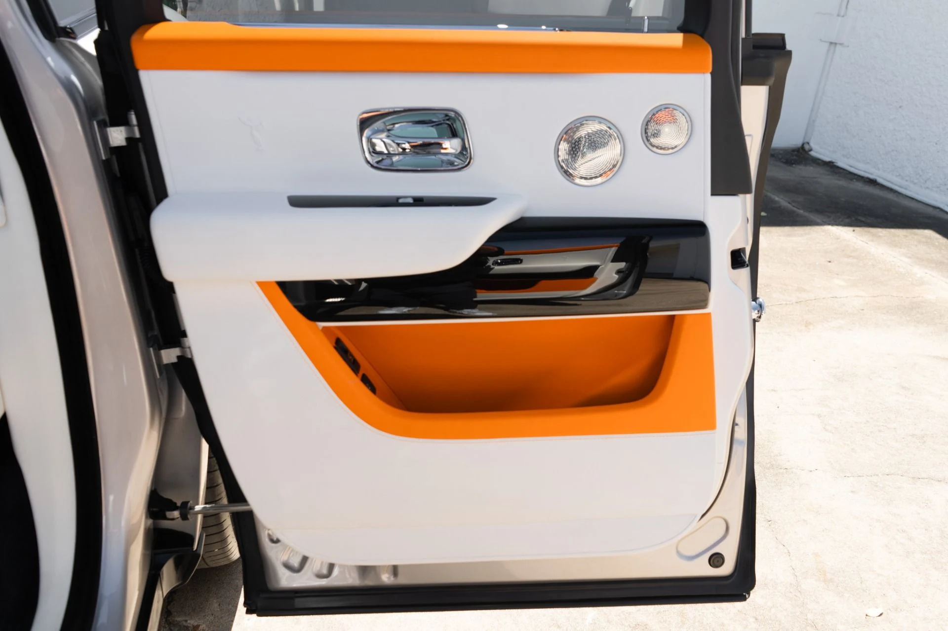 mph032_2123963605_Used_2022_Rolls_Royce_Cullinan_1773433397_61d3383e2c