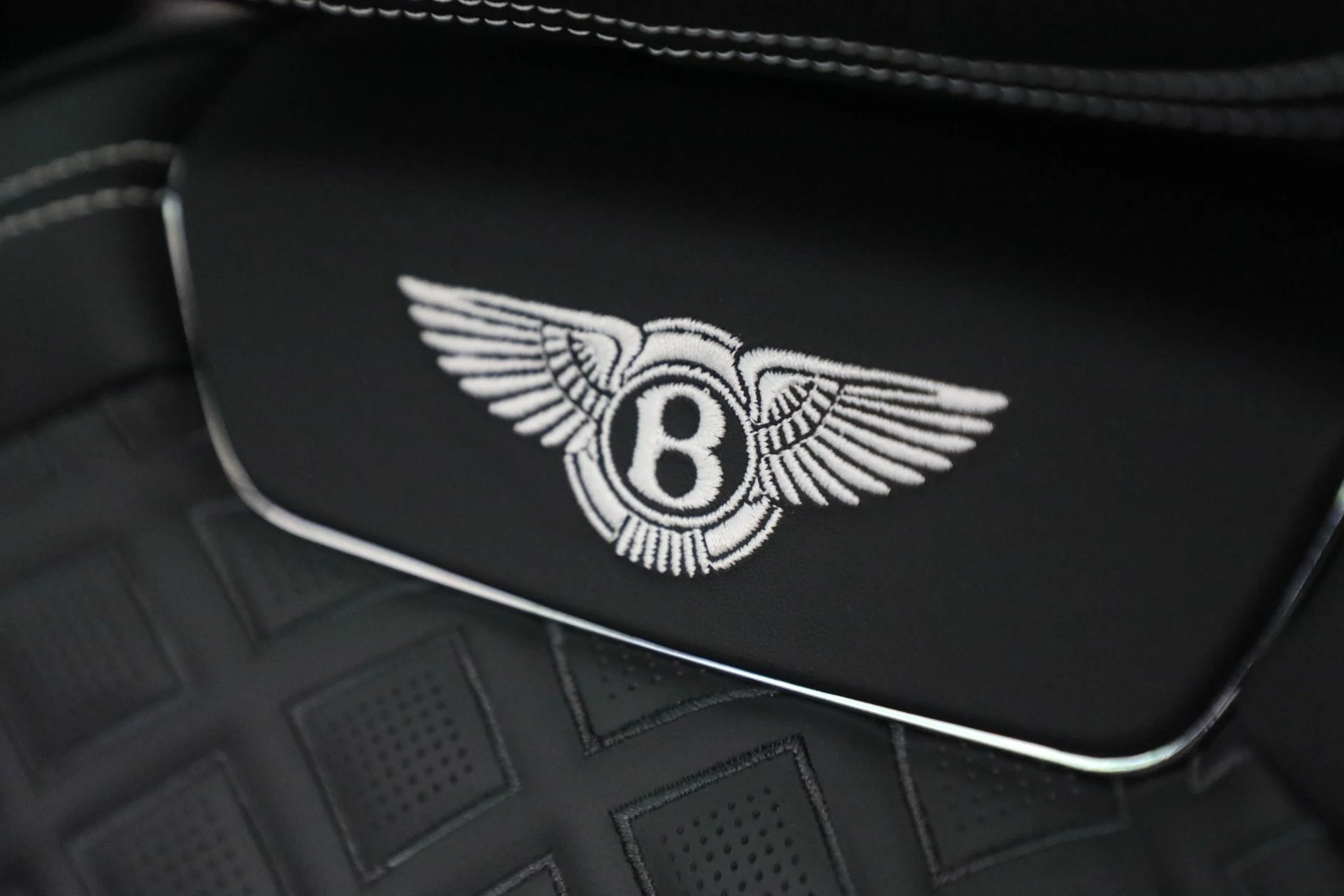 mph032_2130390192_Used_2022_Bentley_Flying_Spur_W12_1787352541_370ee204da