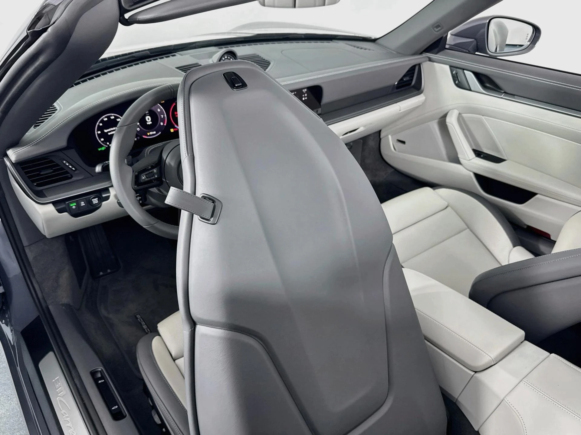mph032_2131237836_Used_2025_Porsche_911_Carrera_S_1785951036_ef881e41f5