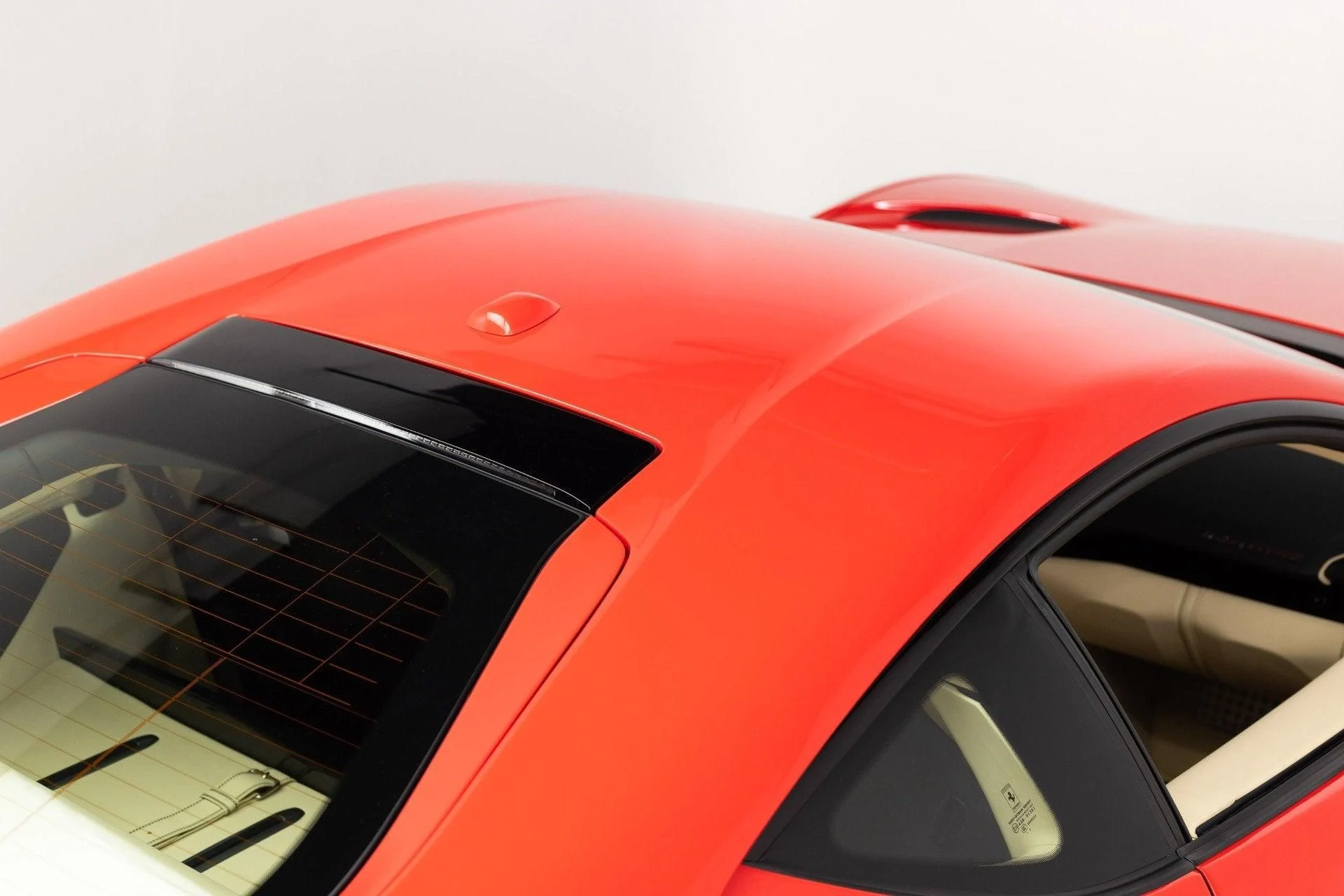 mph032_2135555975_Used_2018_Ferrari_812_Superfast_1777368509_2a97ff189b