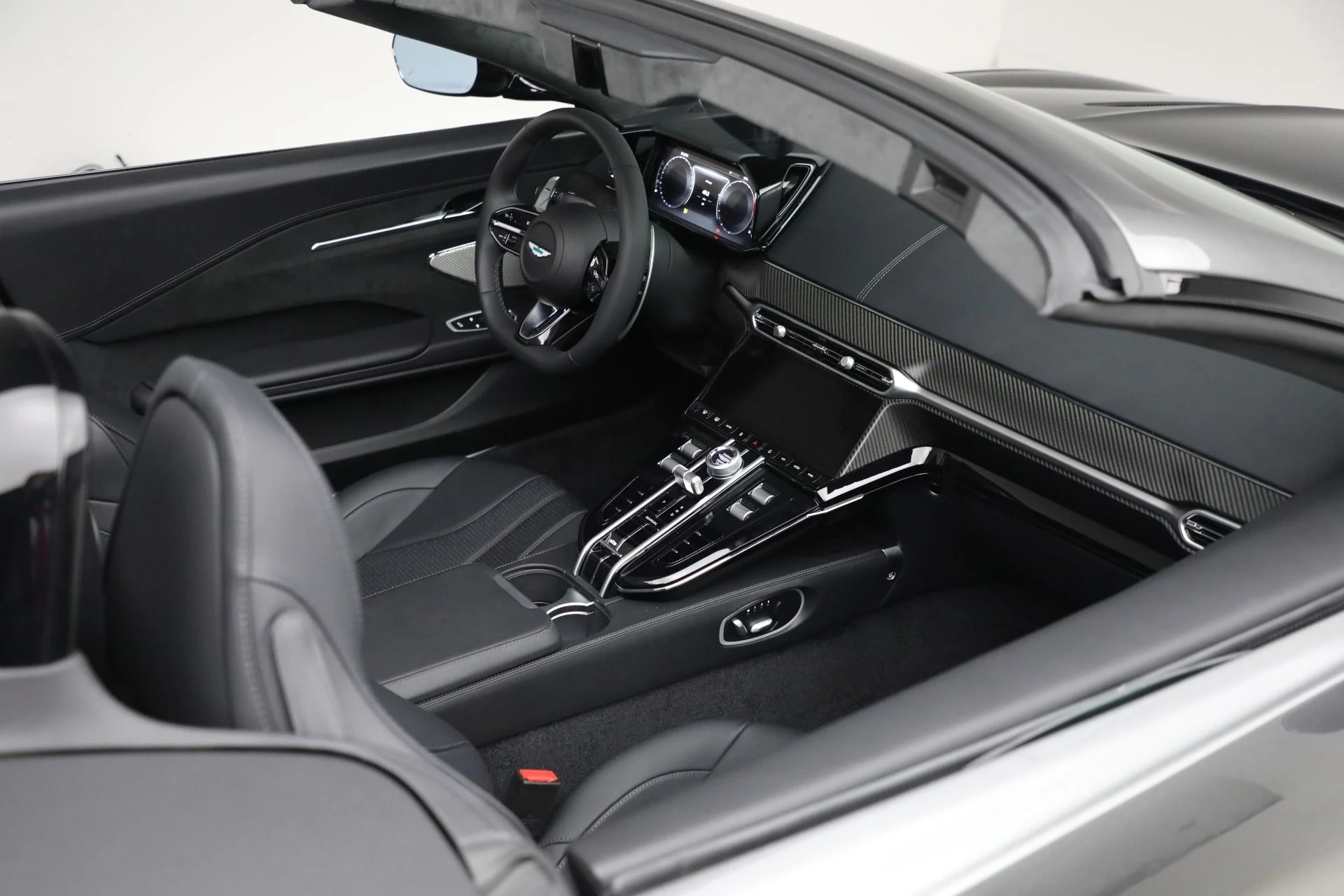 mph032_2141654913_New_2026_Aston_Martin_Vantage_Roadster_3cb165d306