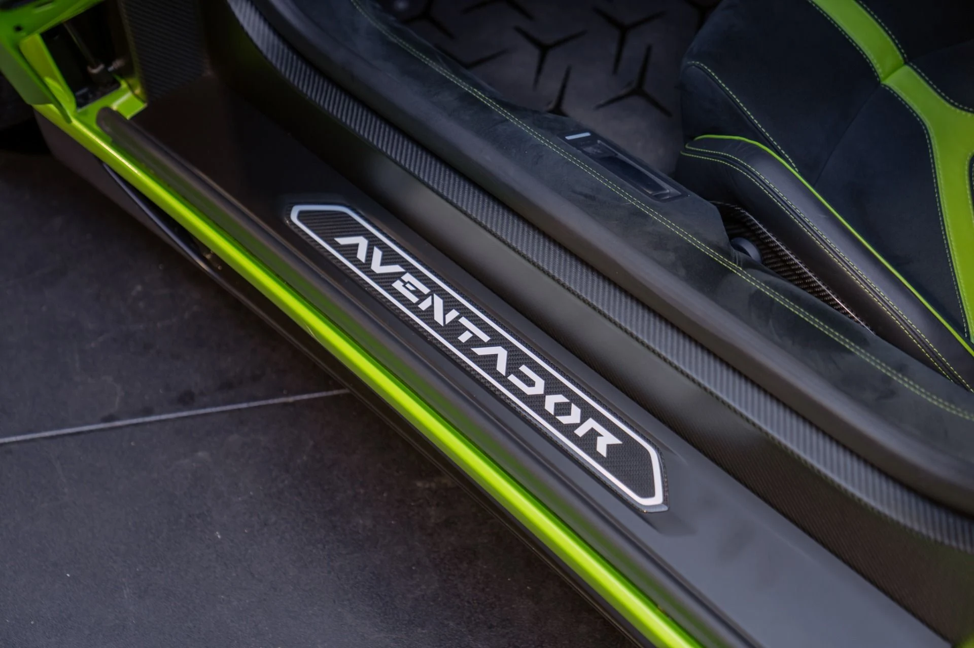 mph032_2150764635_Used_2016_Lamborghini_Aventador_LP_750_4_SV_1791298963_68c59fb966