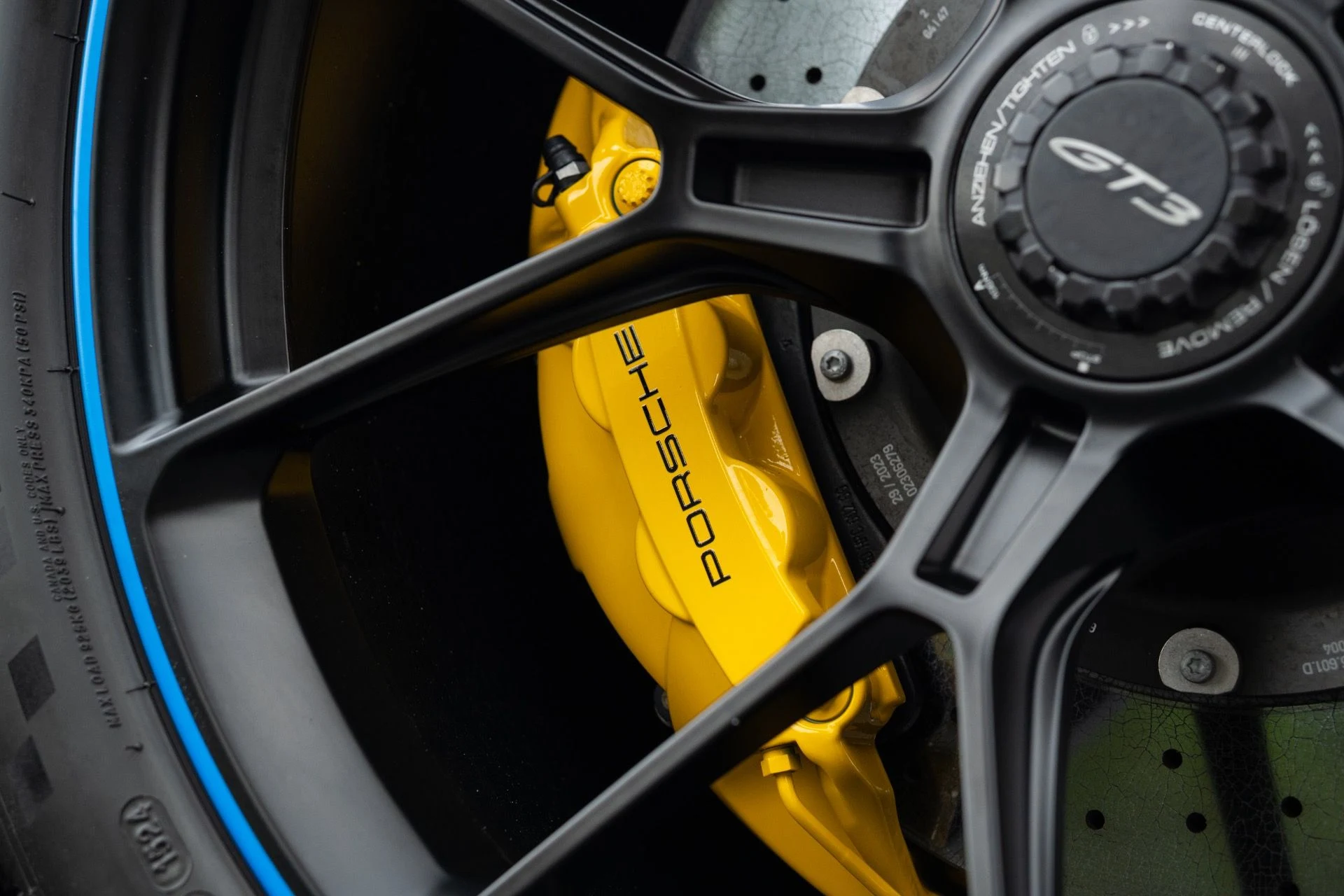 mph032_2156652074_Used_2024_Porsche_911_GT_3_1768339122_5bfdf40f8a