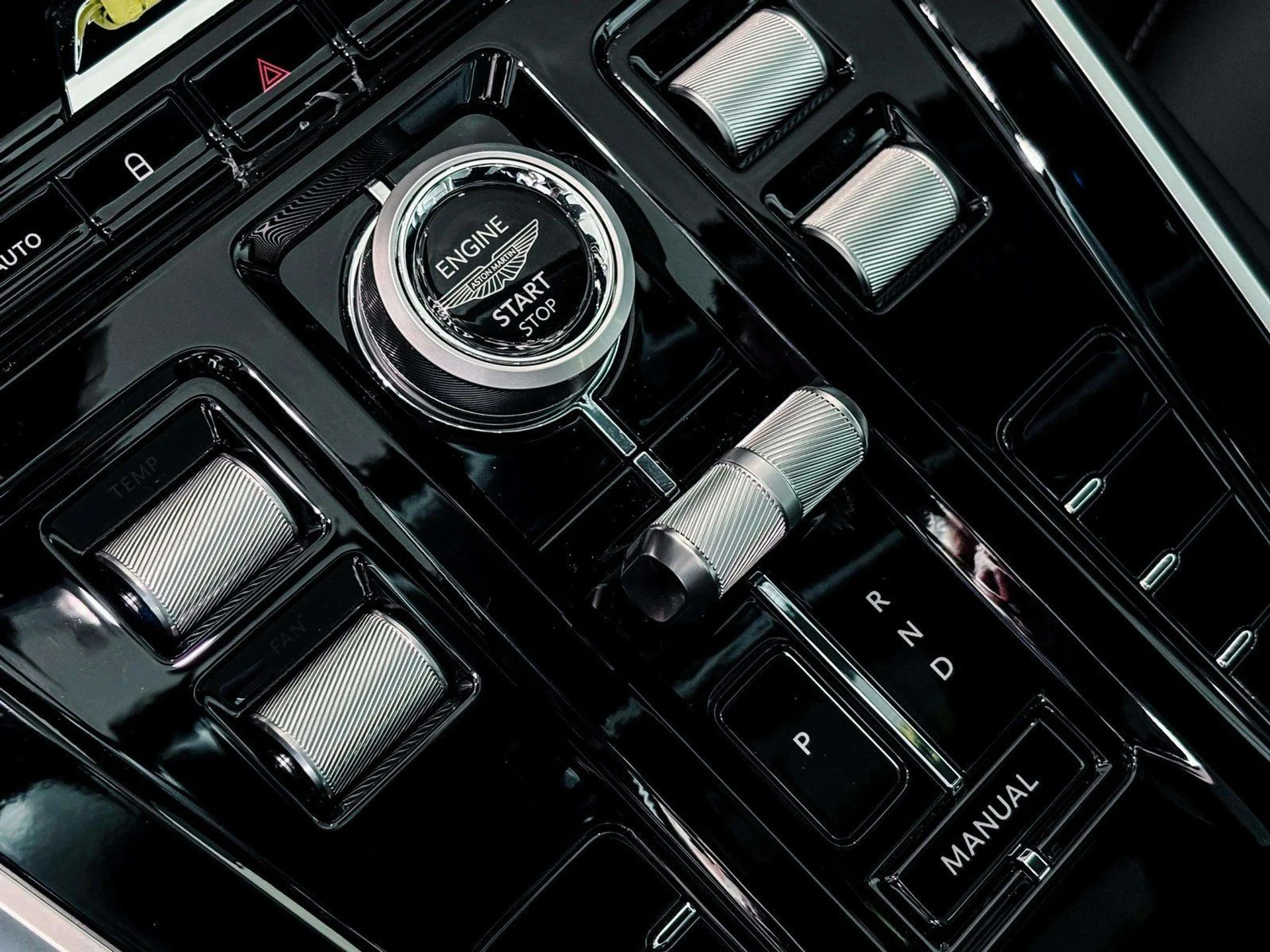 mph032_2164901343_07ad1c59_5e08_4622_bd23_7e09fbff890b_b676377a37